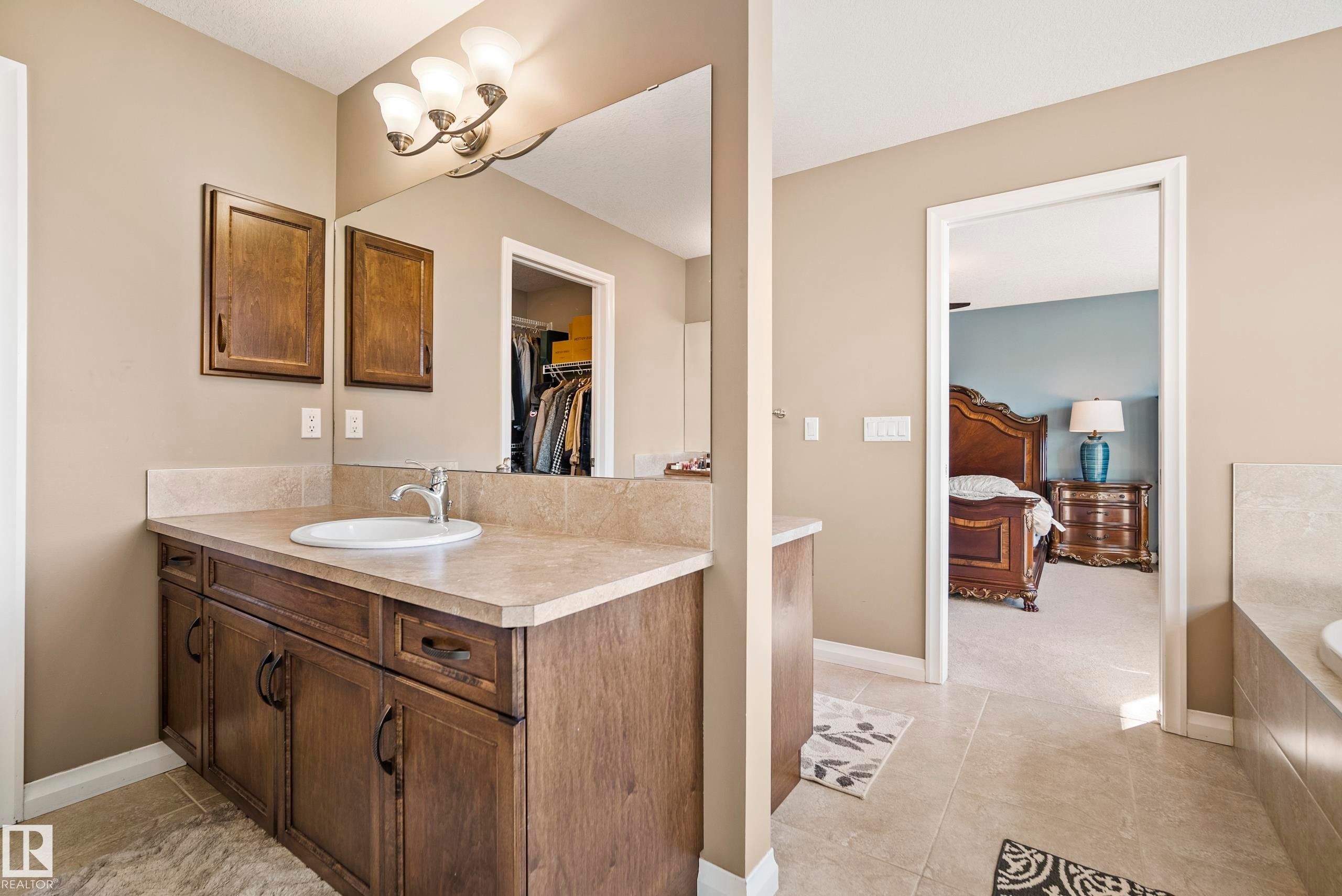 3689 Atkinson Loop, Edmonton, AB - Indoor Photo Showing Bathroom