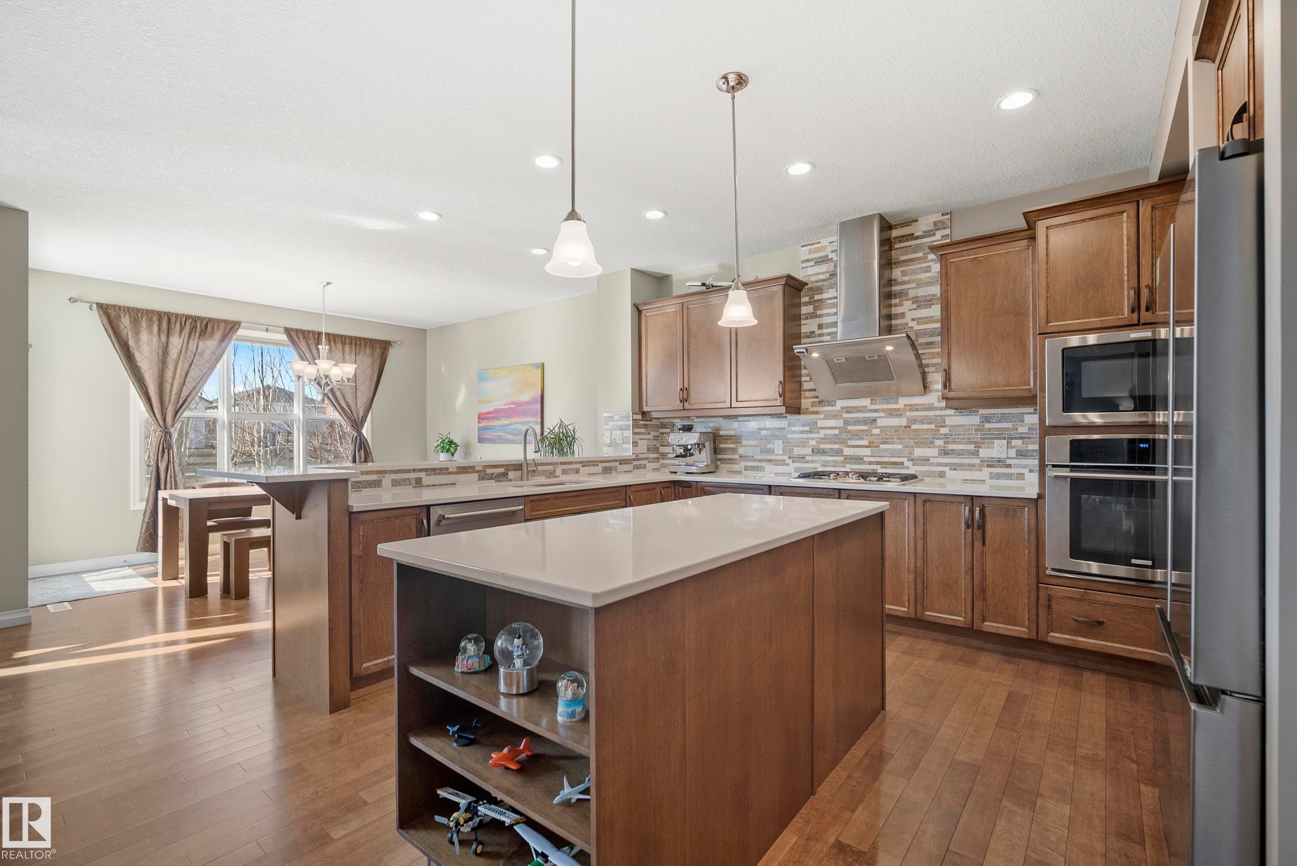 3689 Atkinson Loop, Edmonton, AB - Indoor Photo Showing Kitchen With Stainless Steel Kitchen With Upgraded Kitchen