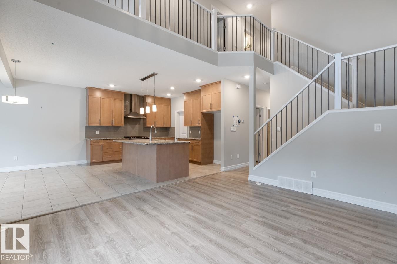 1424 29 Street, Edmonton, AB - Indoor Photo Showing Kitchen