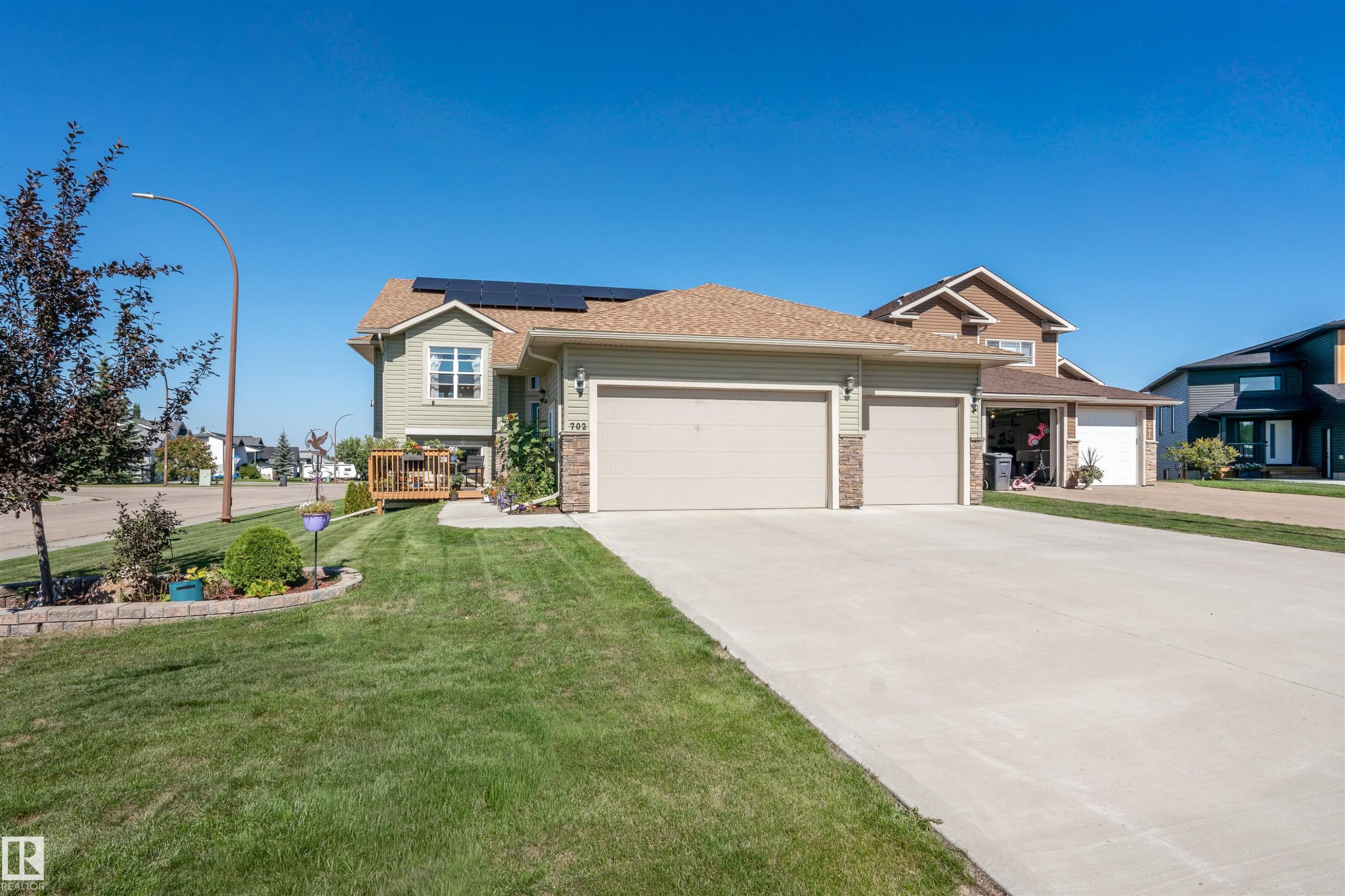 702 Pheasant Close, Cold Lake, AB - Outdoor