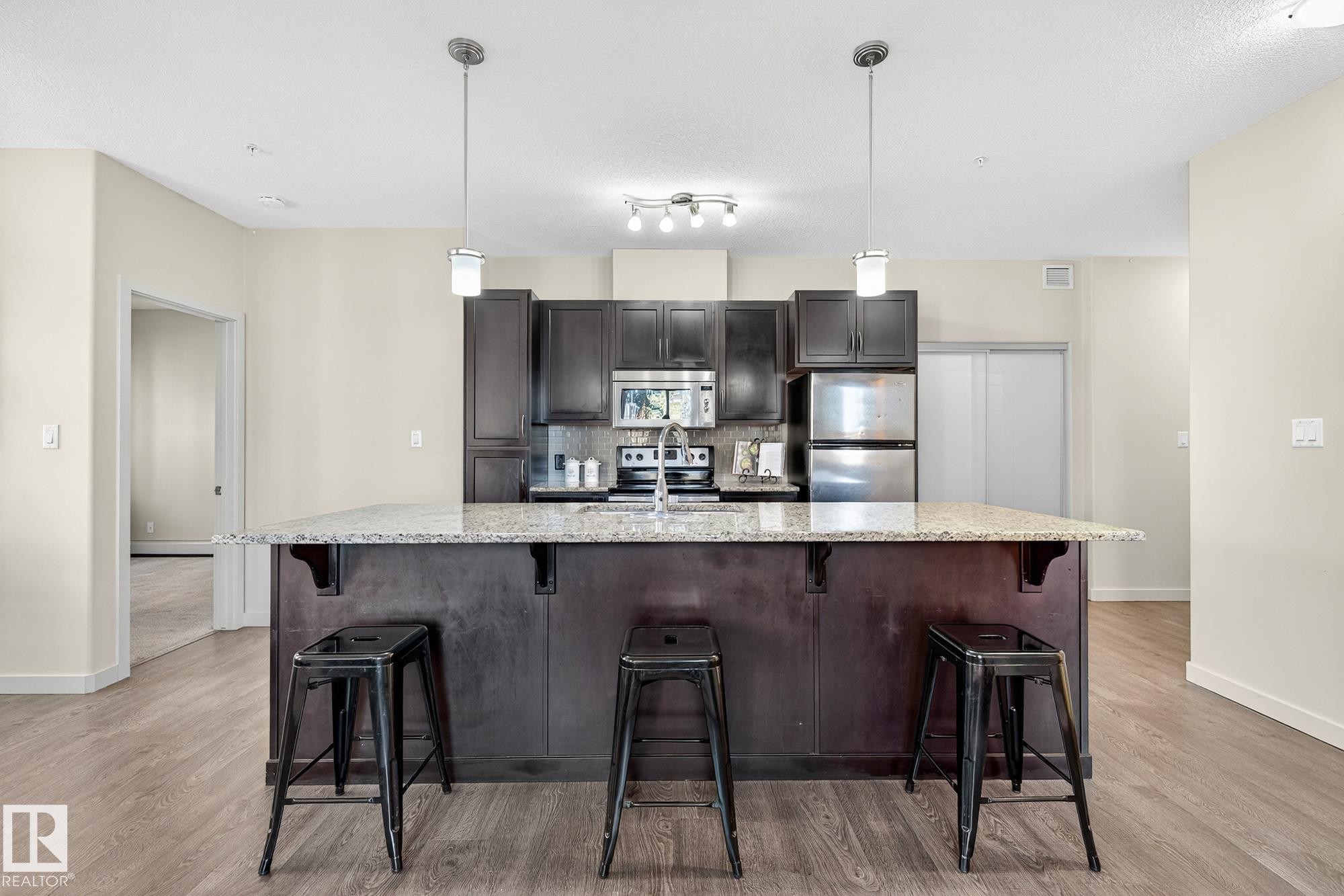 247 308 Ambleside Link, Edmonton, AB - Indoor Photo Showing Kitchen With Upgraded Kitchen