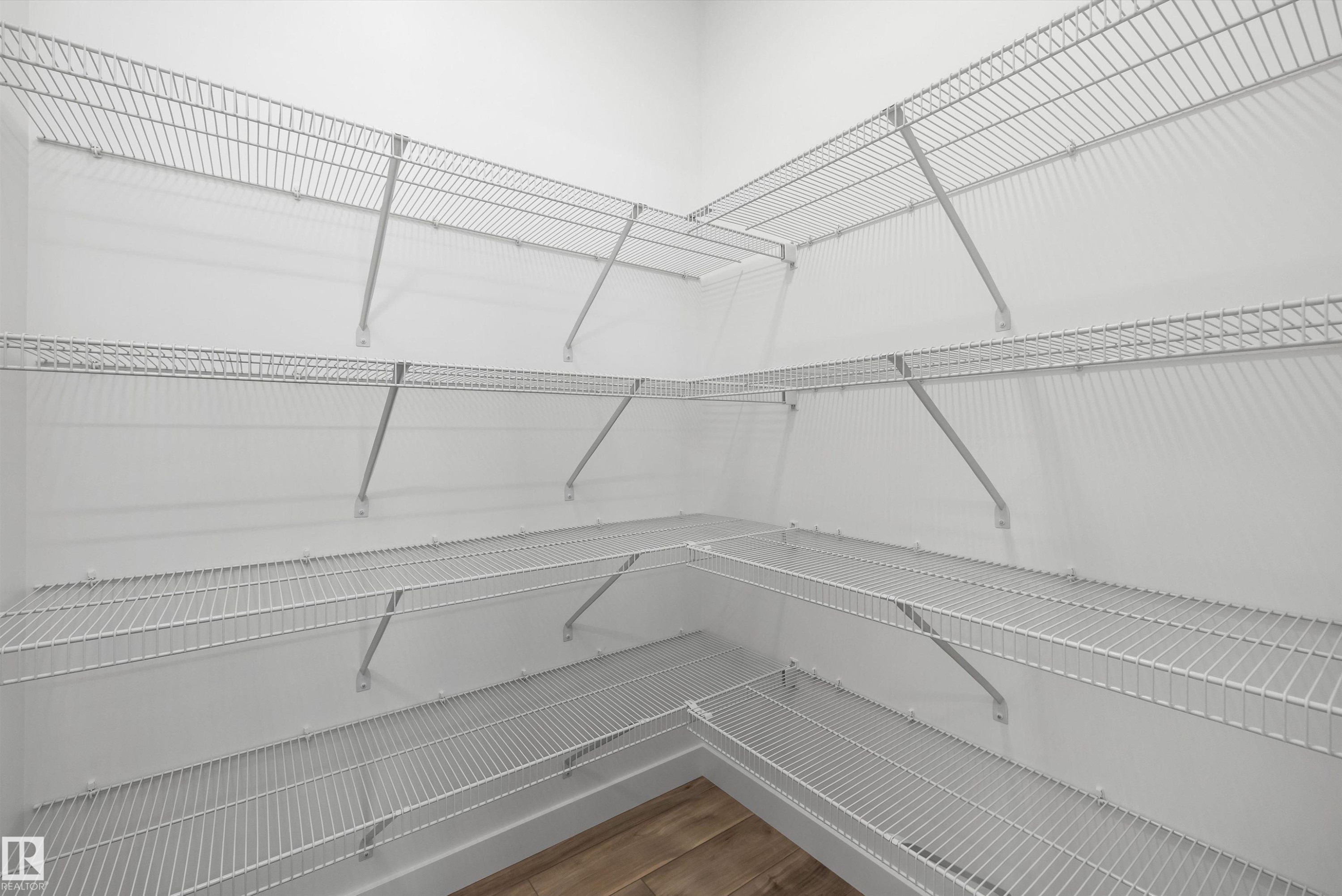 19111 20 Avenue, Edmonton, AB - Indoor With Storage