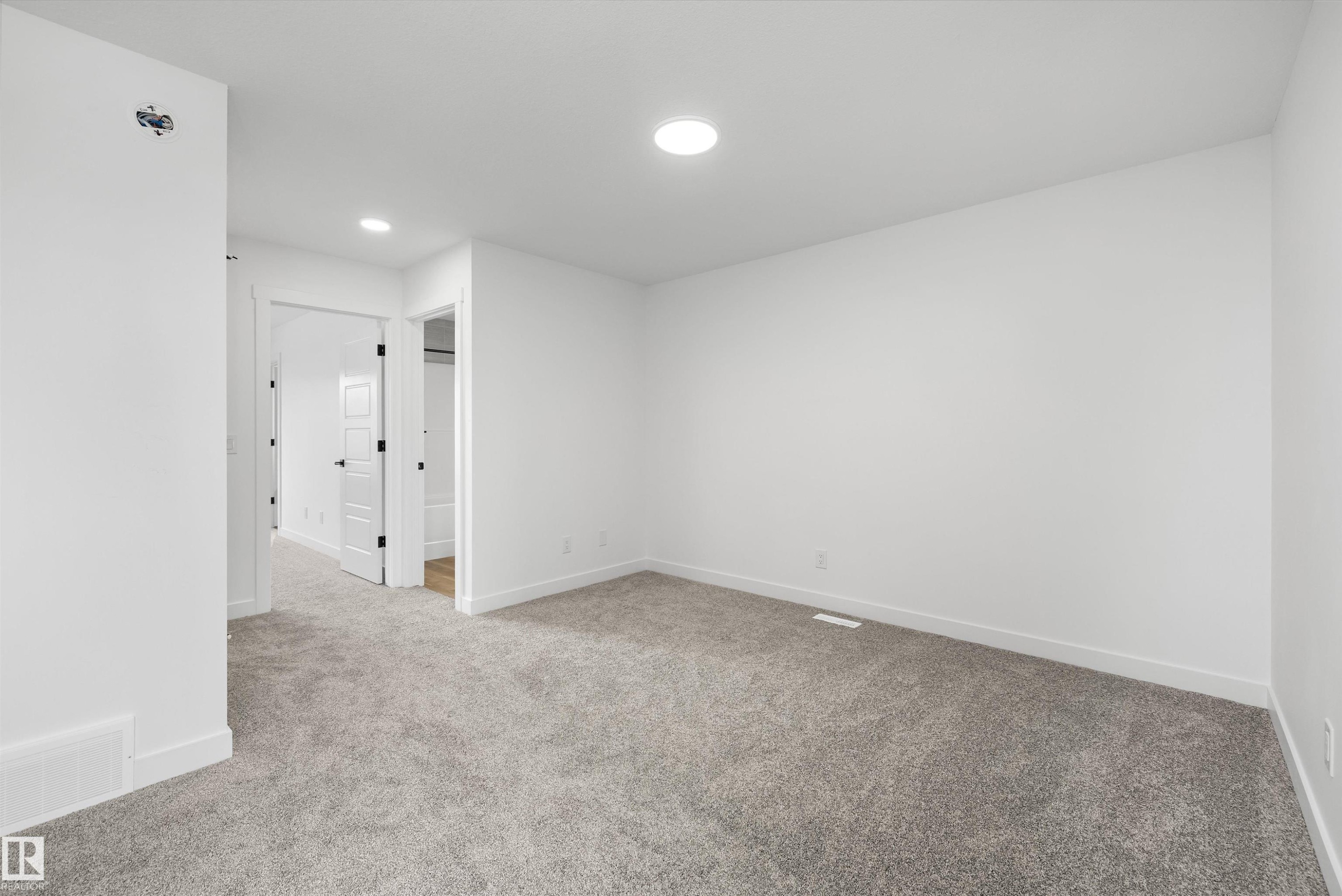 19111 20 Avenue, Edmonton, AB - Indoor Photo Showing Other Room