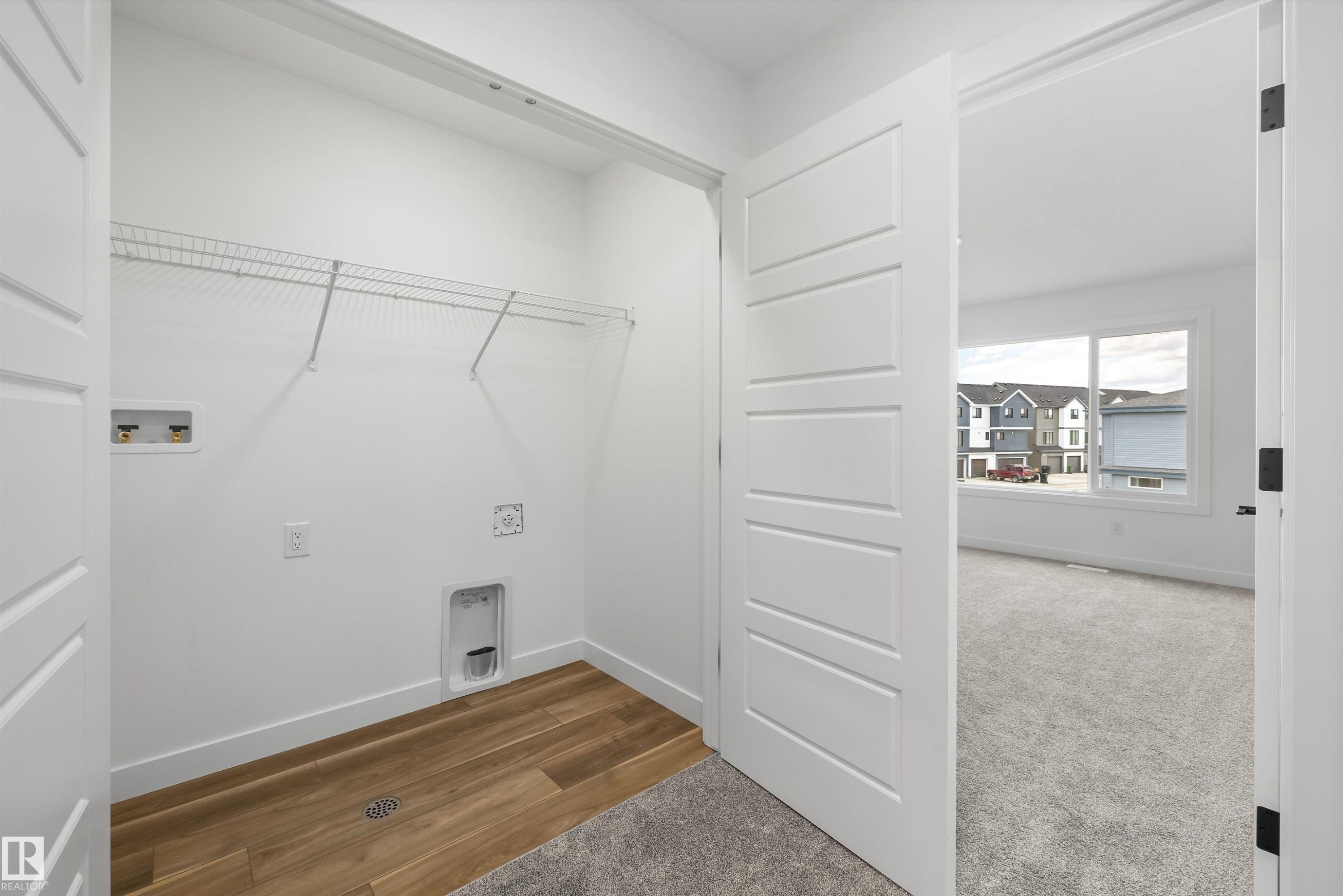 19111 20 Avenue, Edmonton, AB - Indoor Photo Showing Other Room