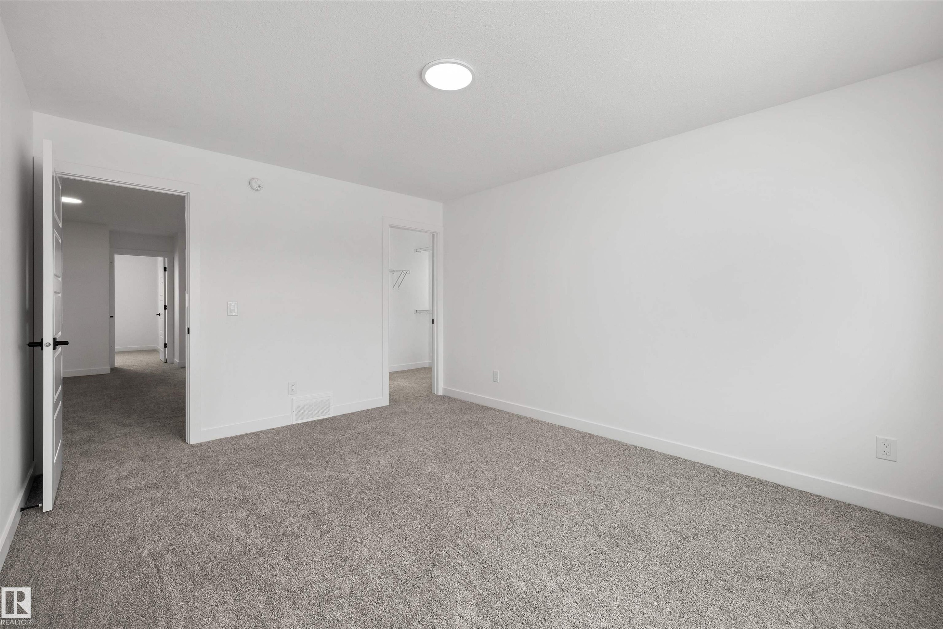 19111 20 Avenue, Edmonton, AB - Indoor Photo Showing Other Room