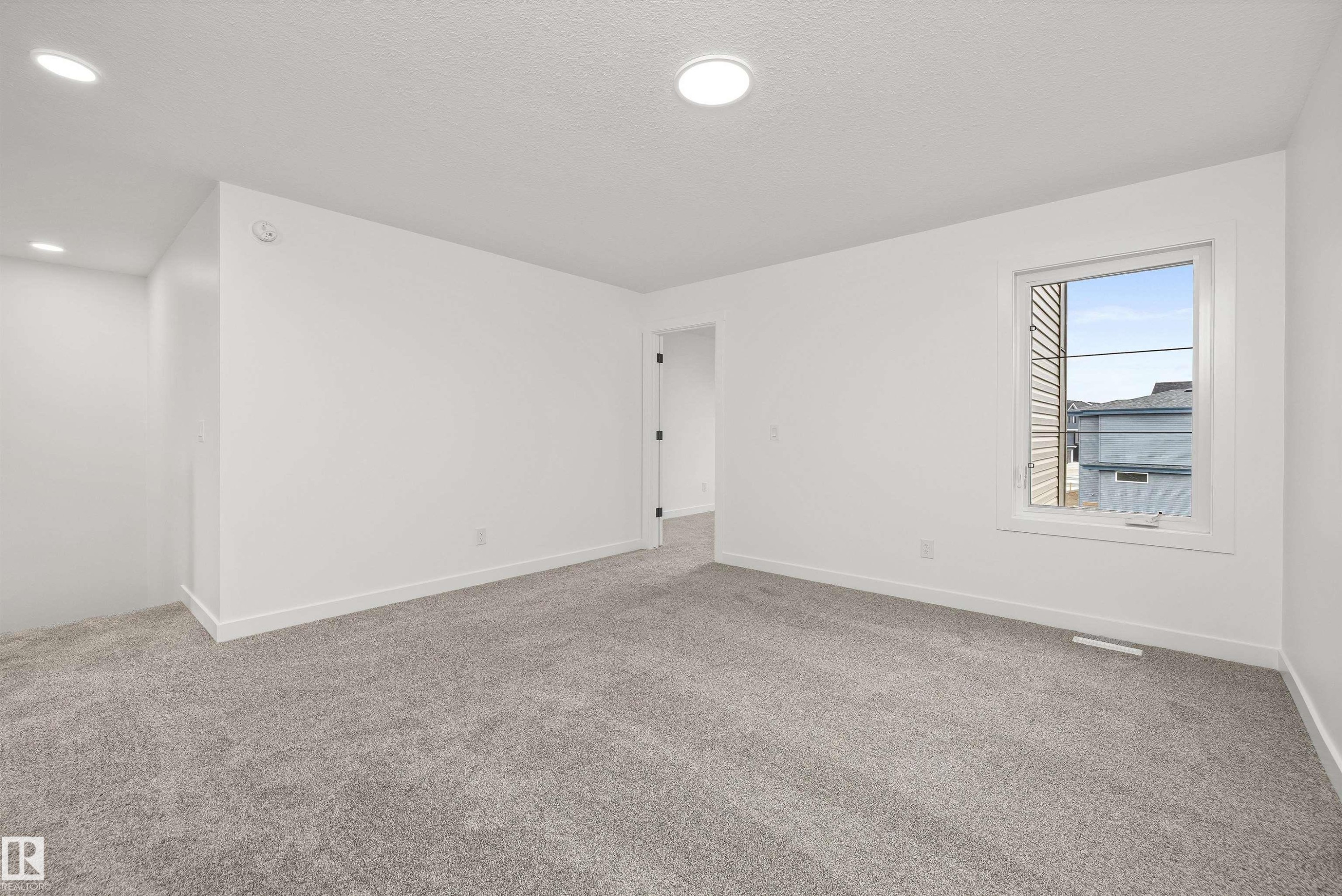 19115 20 Avenue Nw, Edmonton, AB - Indoor Photo Showing Other Room