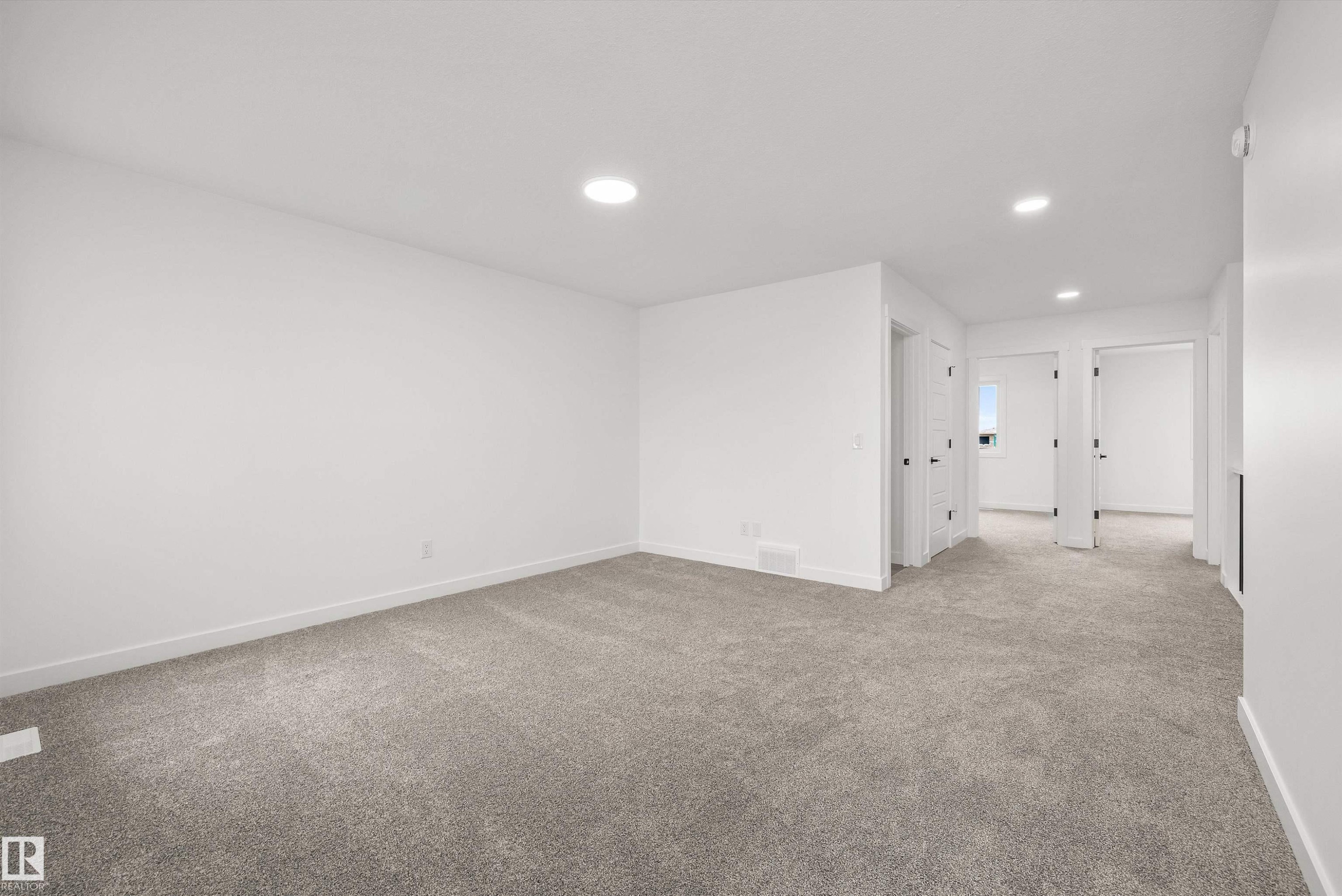 19115 20 Avenue Nw, Edmonton, AB - Indoor Photo Showing Other Room