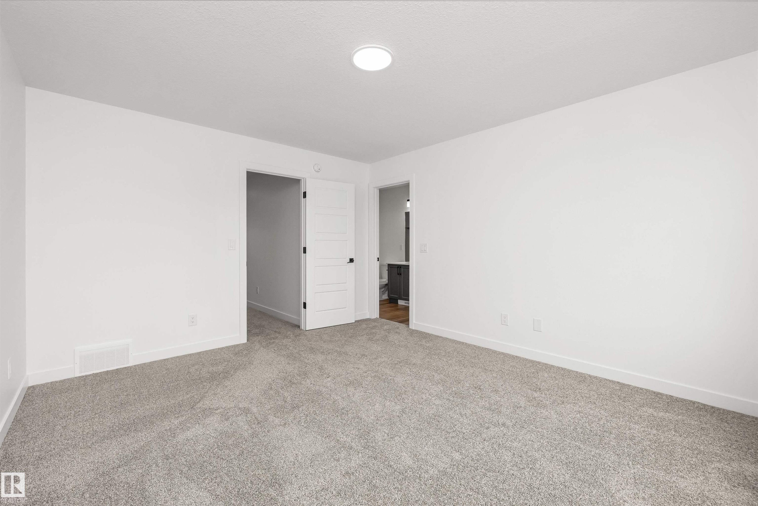 19115 20 Avenue Nw, Edmonton, AB - Indoor Photo Showing Other Room