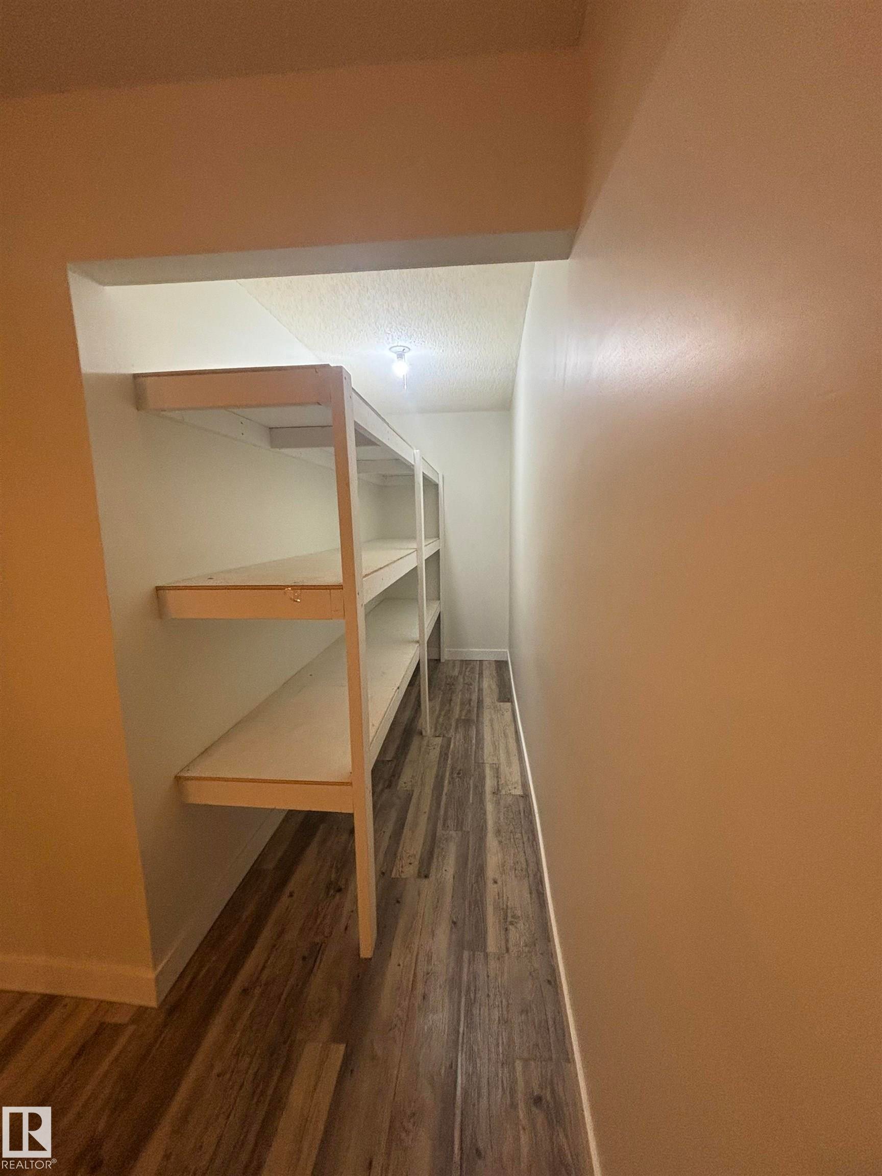 5979 40 Avenue, Edmonton, AB - Indoor