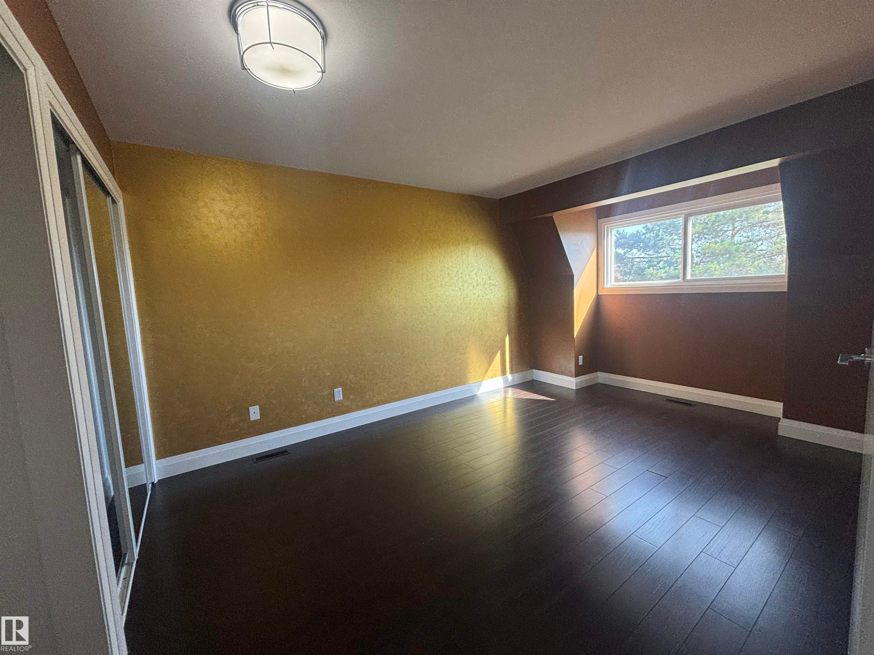 5979 40 Avenue, Edmonton, AB - Indoor Photo Showing Other Room