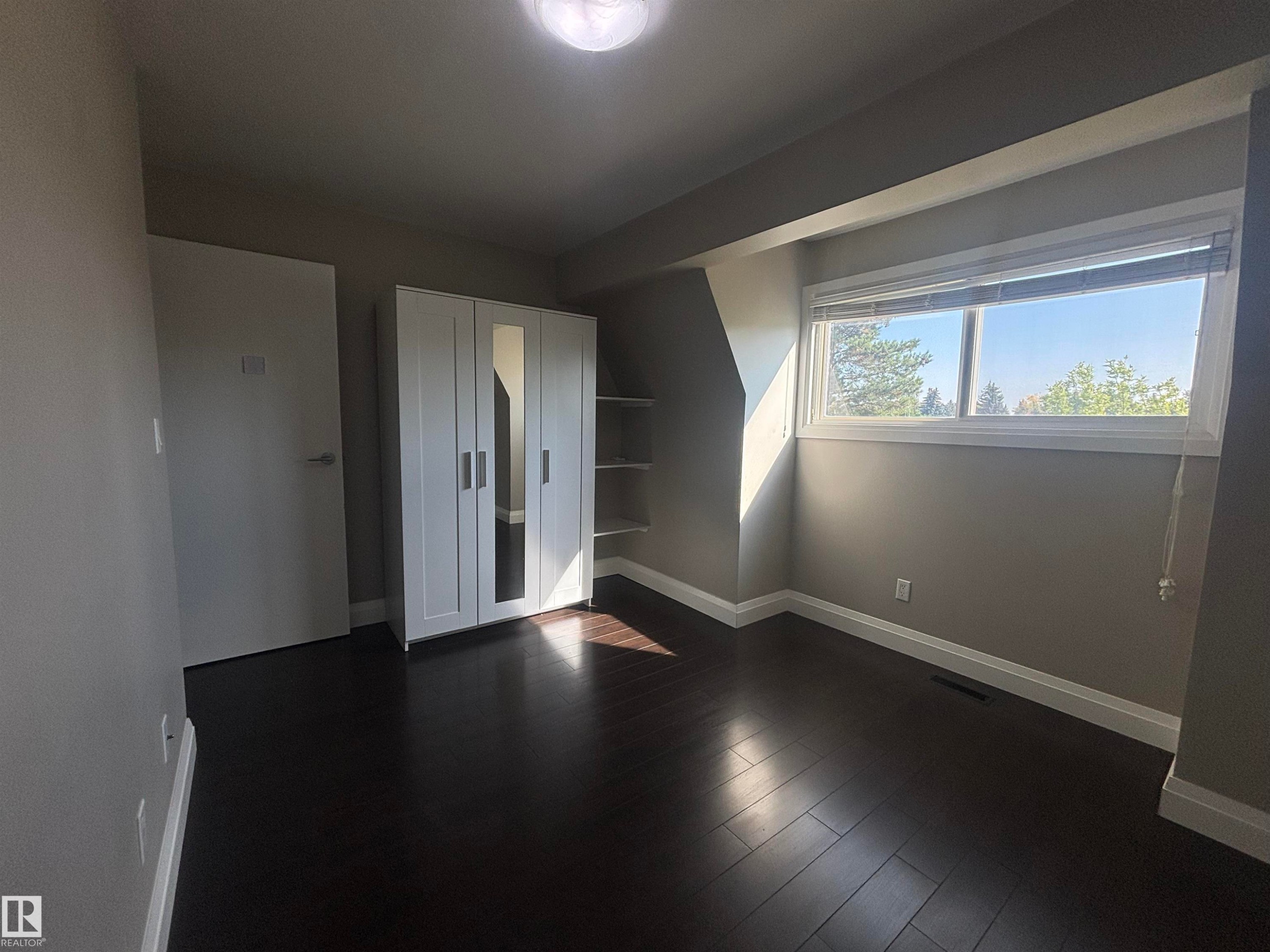 5979 40 Avenue, Edmonton, AB - Indoor Photo Showing Other Room