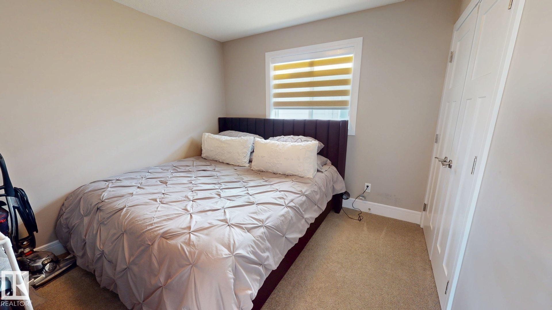 3621 Claxton Place, Edmonton, AB - Indoor Photo Showing Bedroom