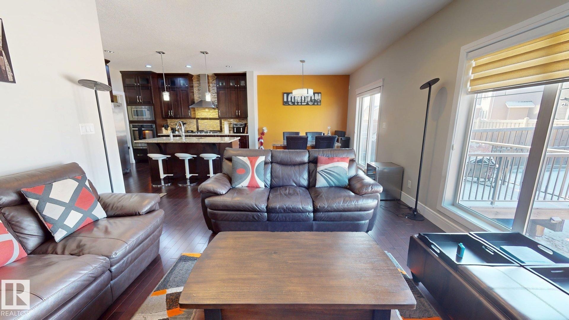 3621 Claxton Place, Edmonton, AB - Indoor Photo Showing Living Room