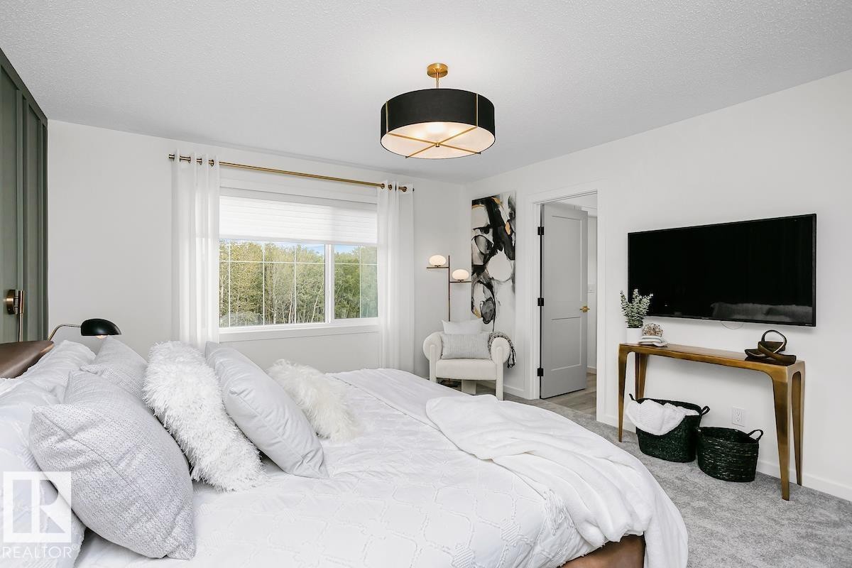 5807 Raven Crescent, Edmonton, AB - Indoor Photo Showing Bedroom