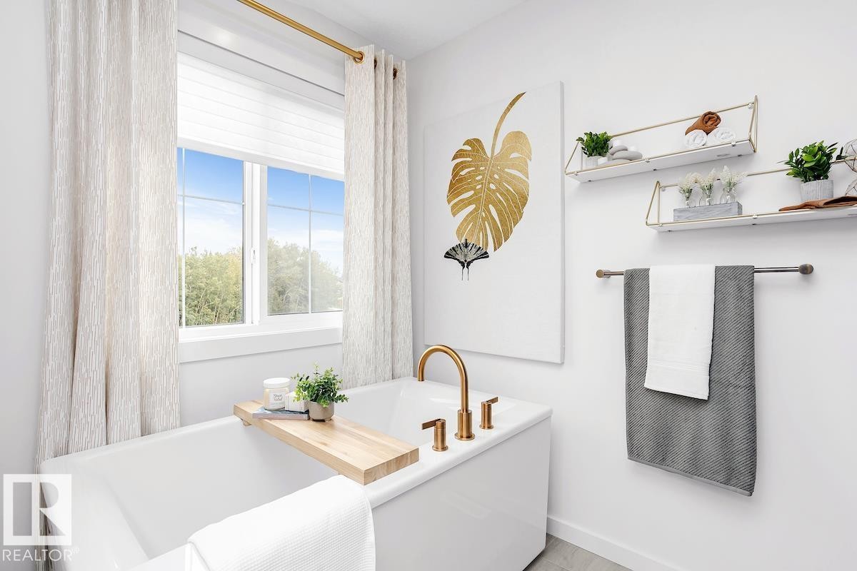 5807 Raven Crescent, Edmonton, AB - Indoor Photo Showing Bathroom