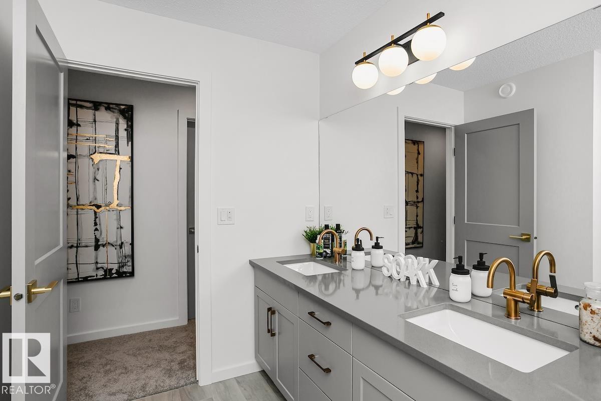 5807 Raven Crescent, Edmonton, AB - Indoor Photo Showing Bathroom