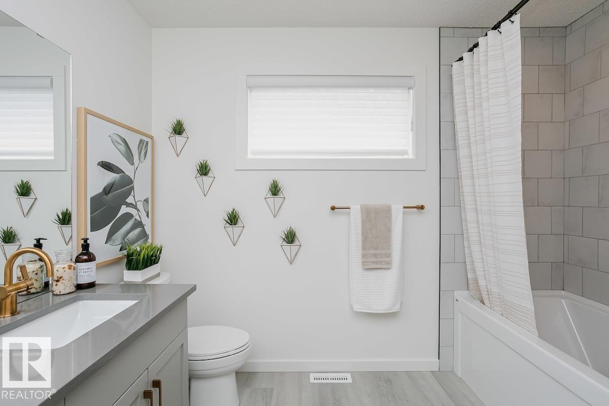 5807 Raven Crescent, Edmonton, AB - Indoor Photo Showing Bathroom