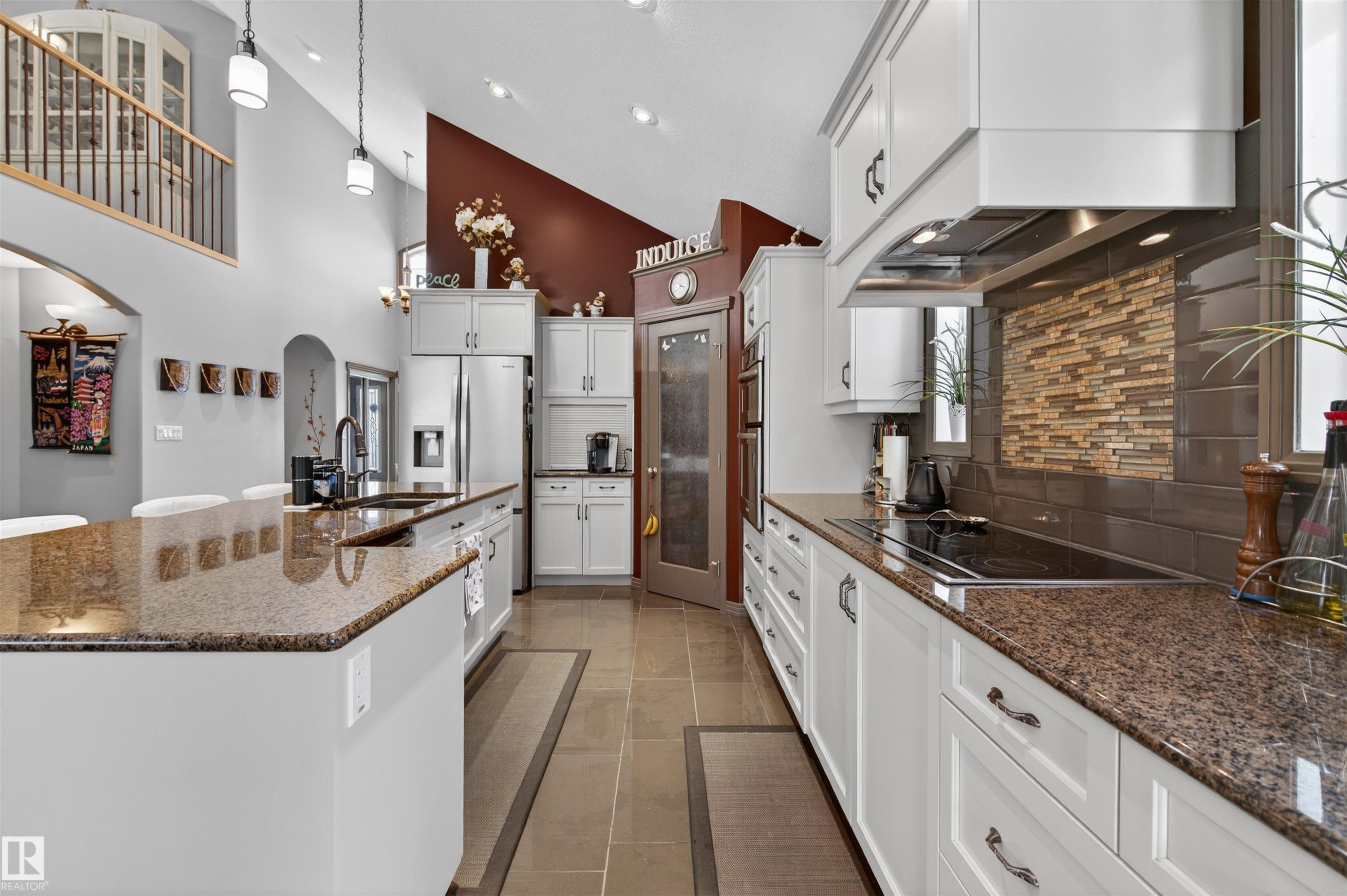 1213 Cunningham Drive, Edmonton, AB - Indoor Photo Showing Kitchen With Upgraded Kitchen