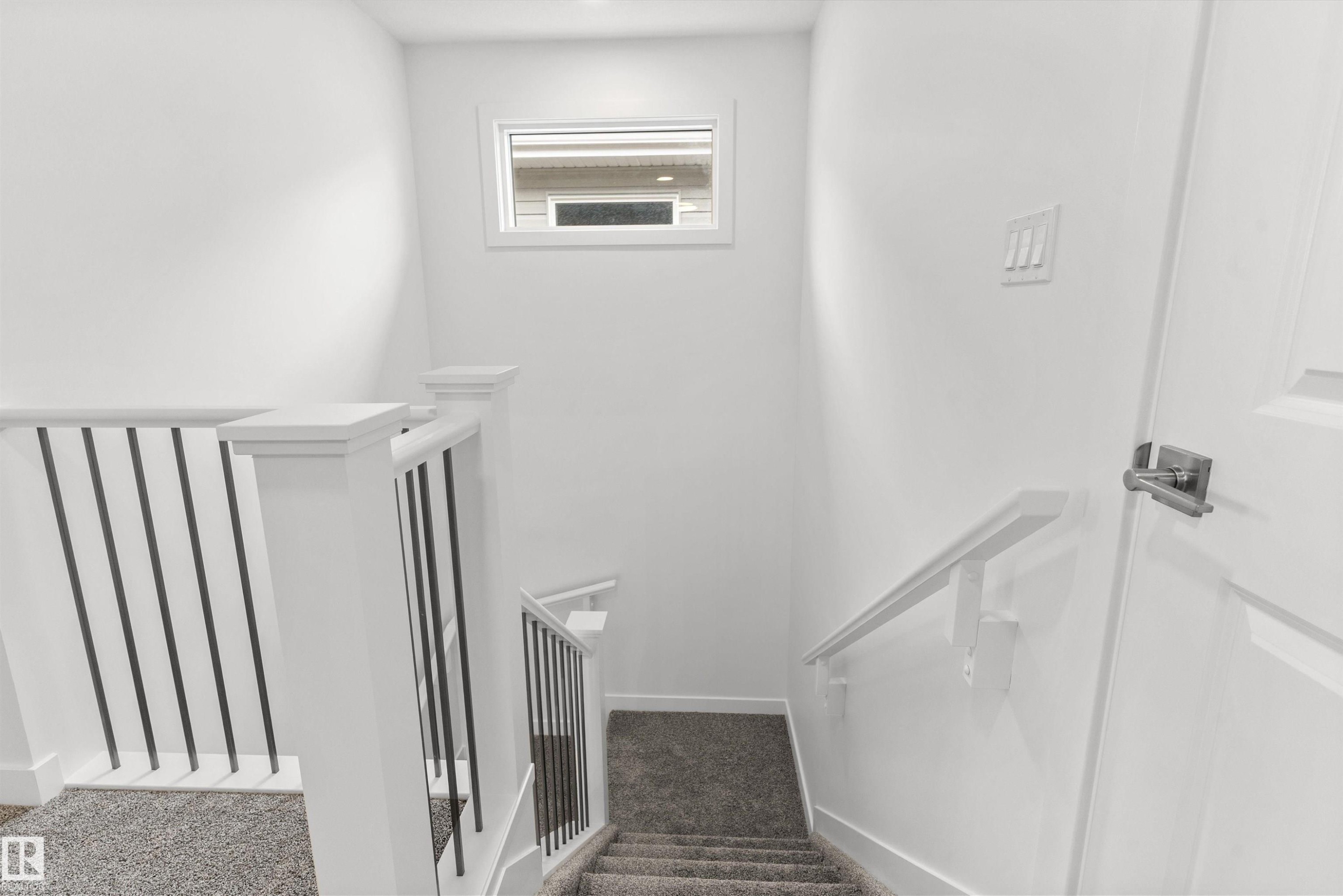 924 18 Avenue, Edmonton, AB - Indoor Photo Showing Dining Room