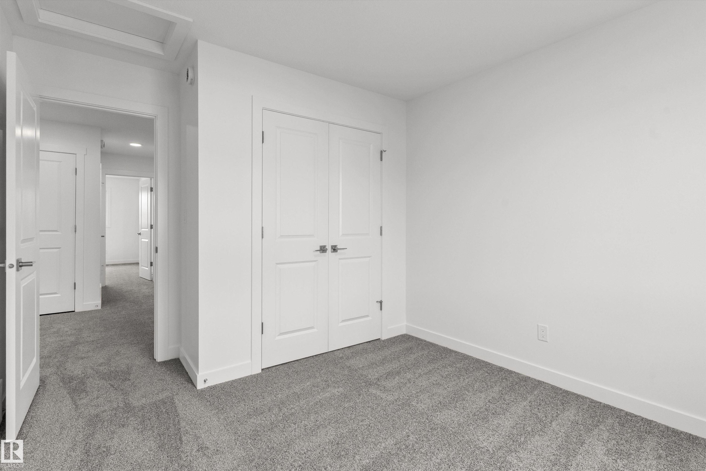 924 18 Avenue, Edmonton, AB - Indoor Photo Showing Other Room