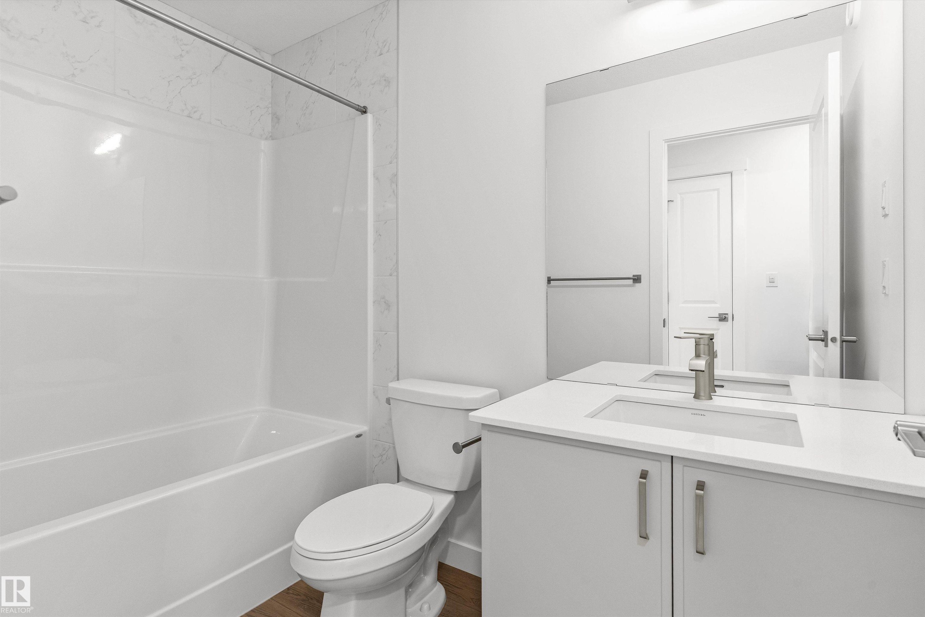 924 18 Avenue, Edmonton, AB - Indoor Photo Showing Bedroom