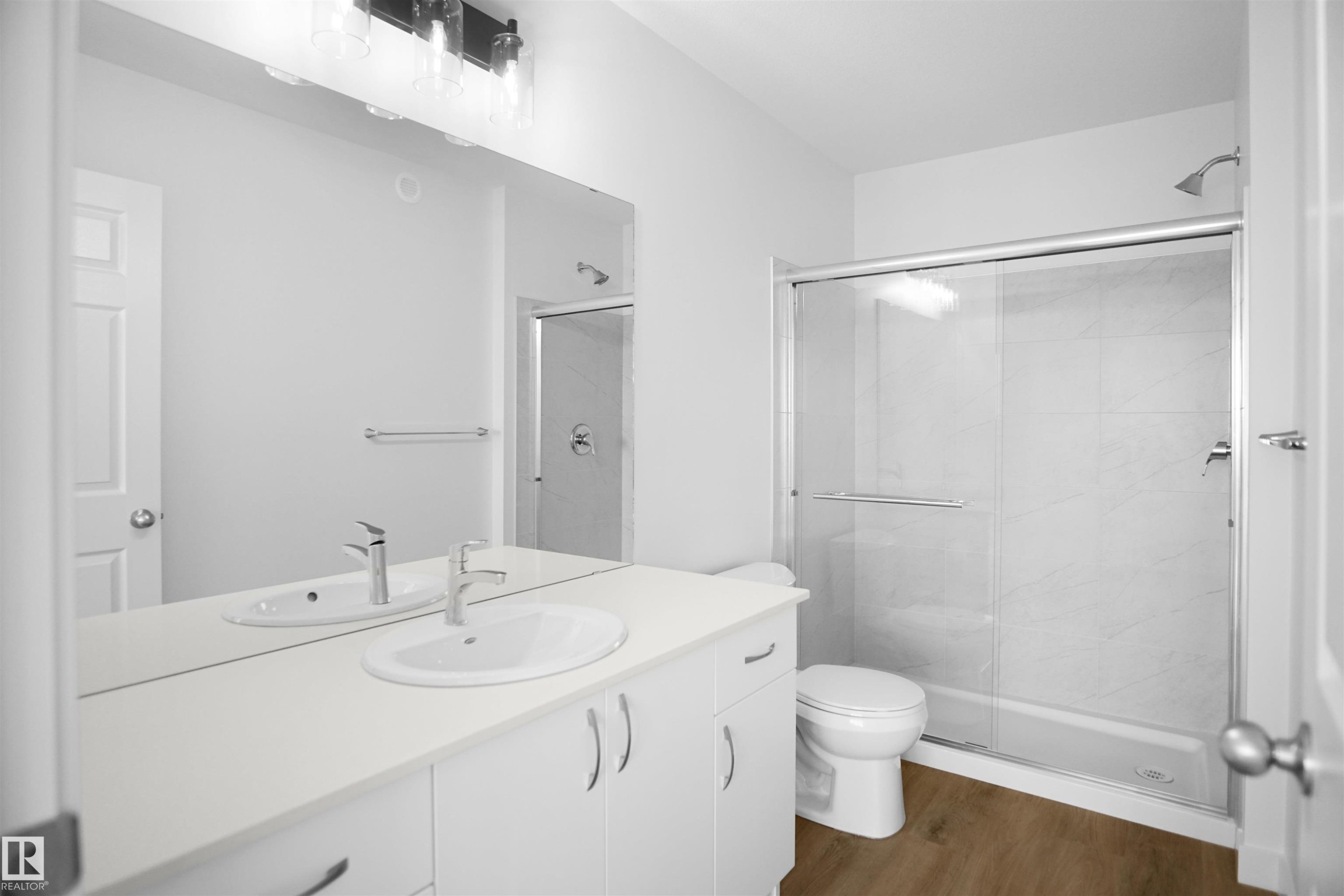 19455 22 Avenue, Edmonton, AB - Indoor Photo Showing Bathroom