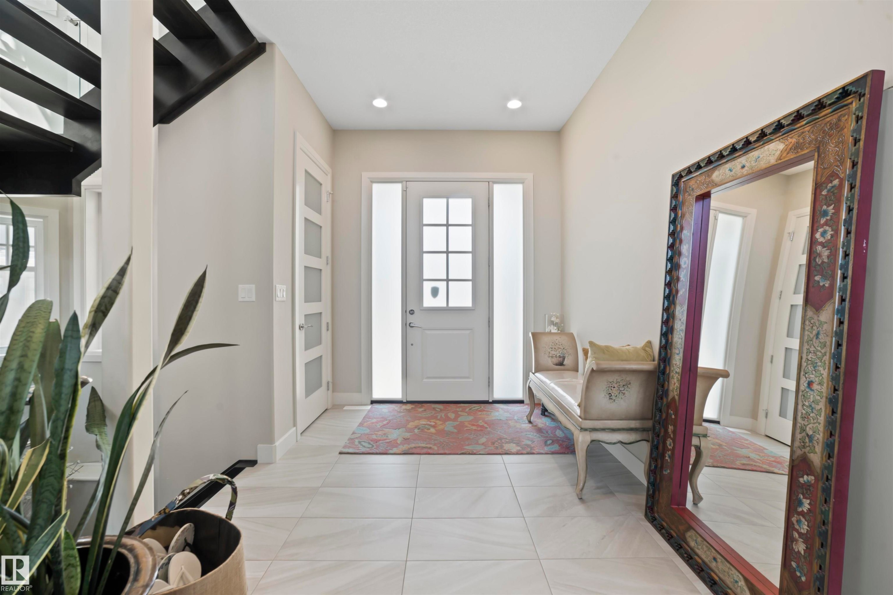 8948 20 Avenue, Edmonton, AB - Indoor Photo Showing Other Room