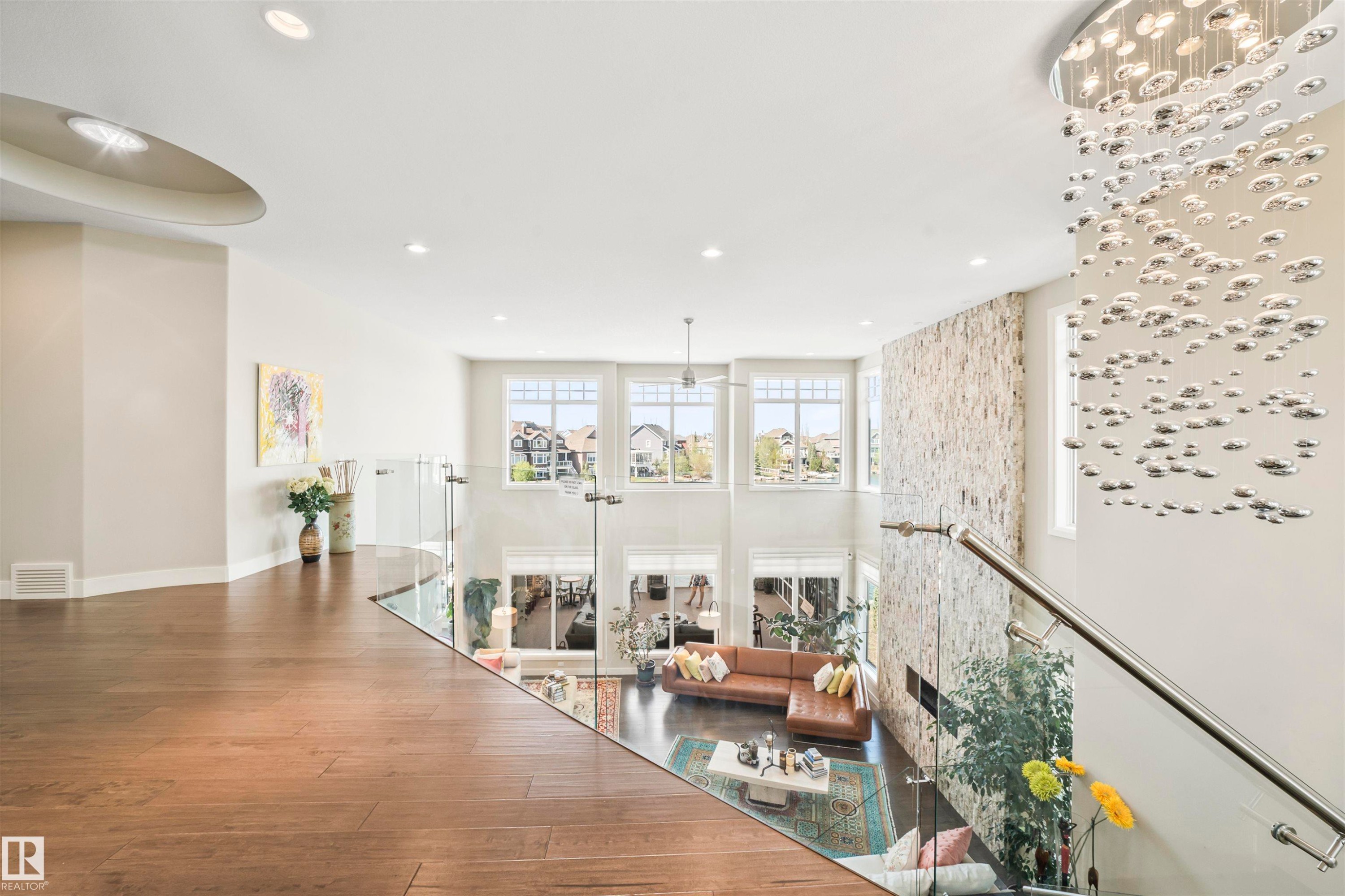 8948 20 Avenue, Edmonton, AB - Indoor Photo Showing Other Room