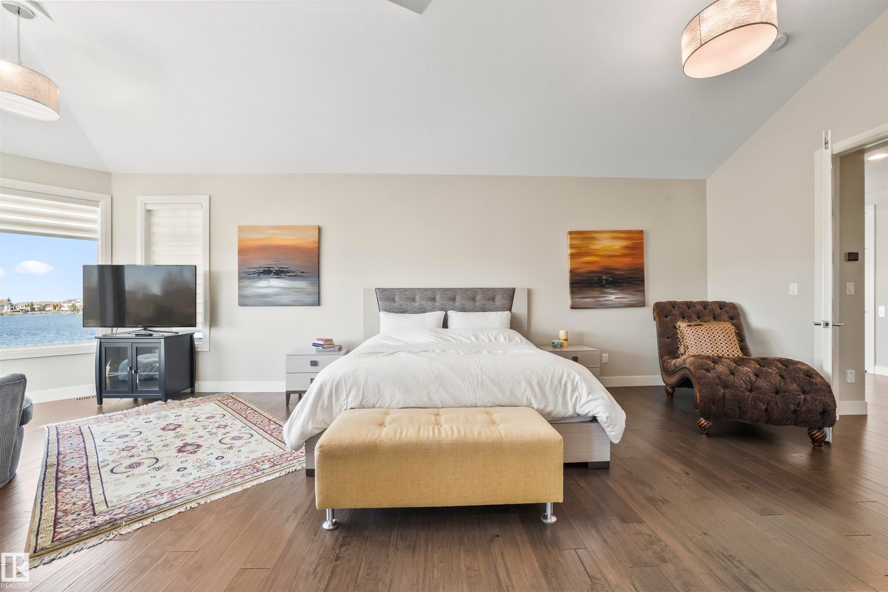8948 20 Avenue, Edmonton, AB - Indoor Photo Showing Bedroom