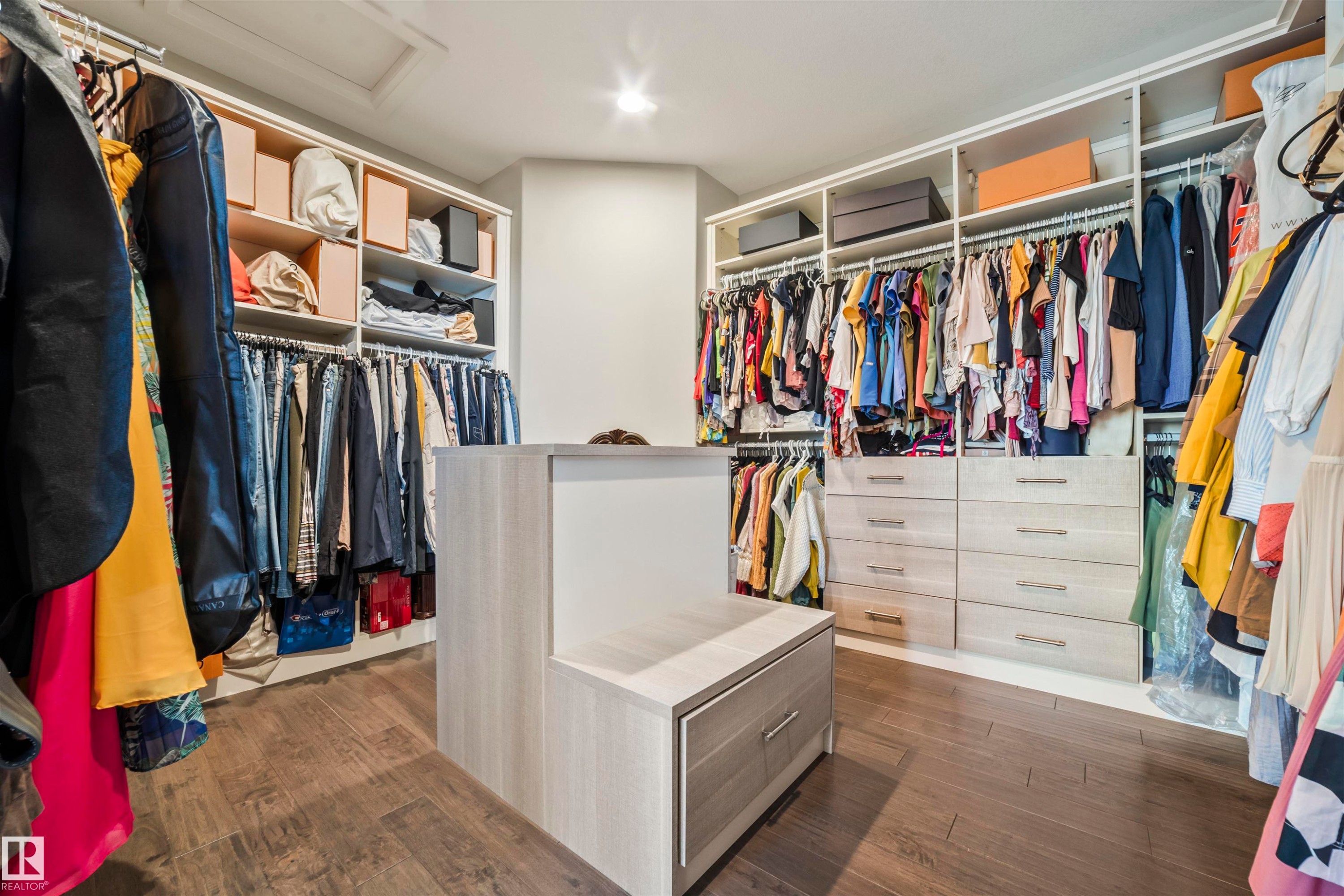 8948 20 Avenue, Edmonton, AB - Indoor With Storage