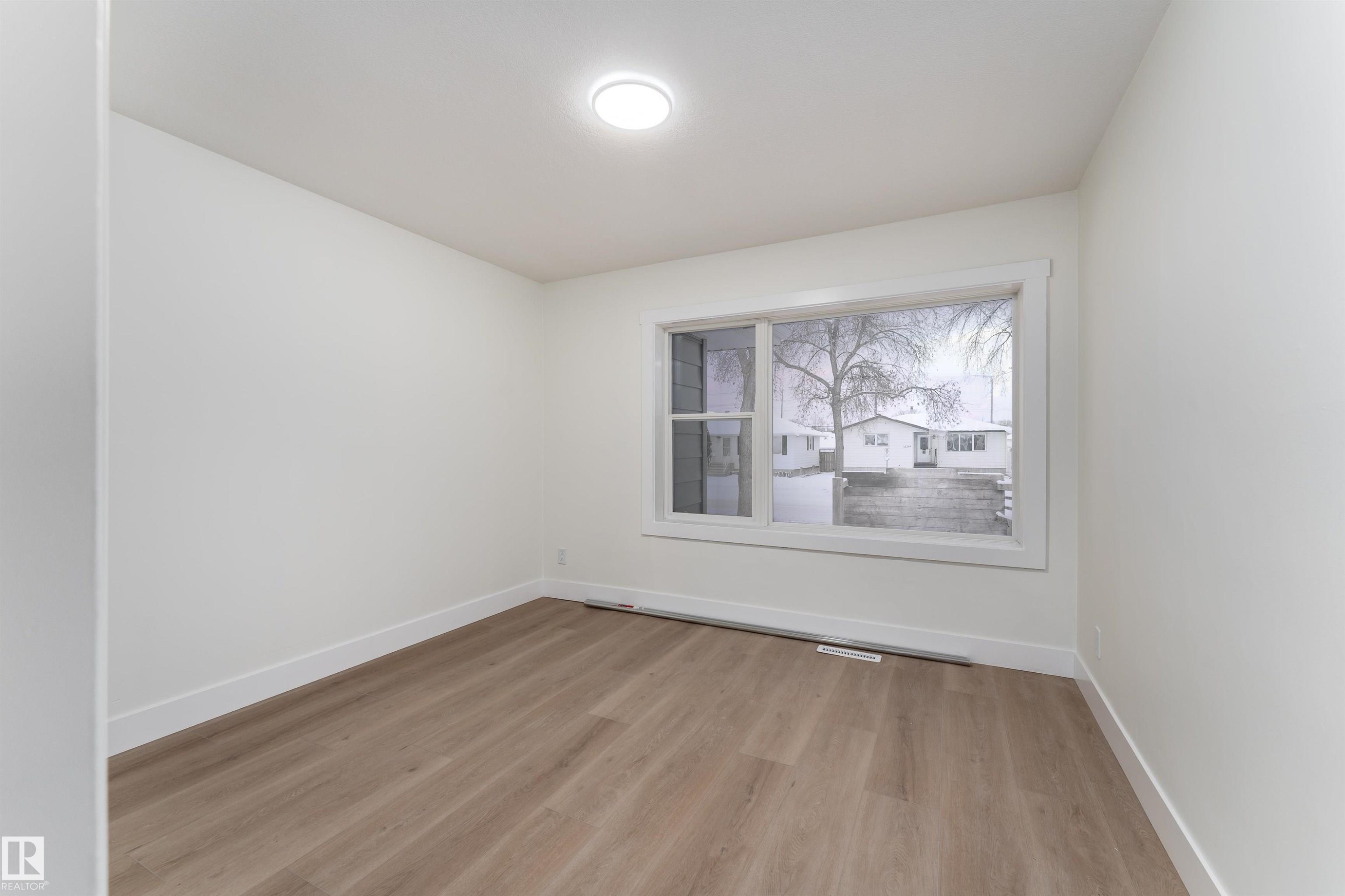 12220 51 Street, Edmonton, AB - Indoor Photo Showing Other Room