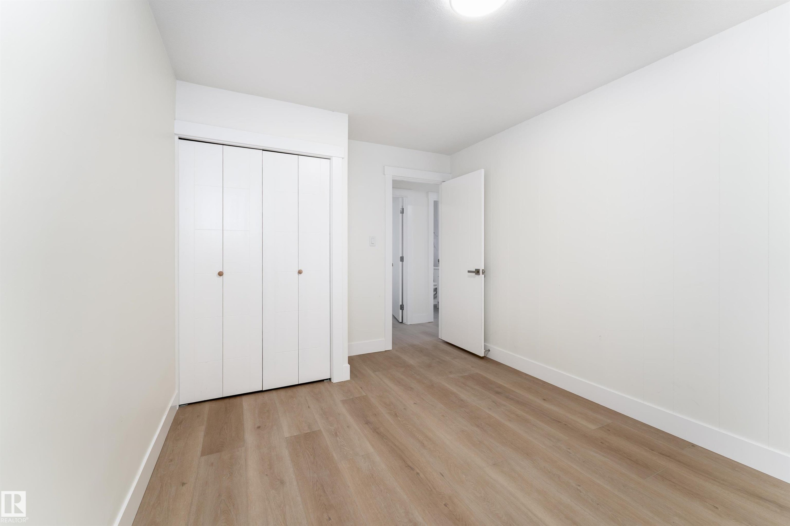 12220 51 Street, Edmonton, AB - Indoor Photo Showing Other Room