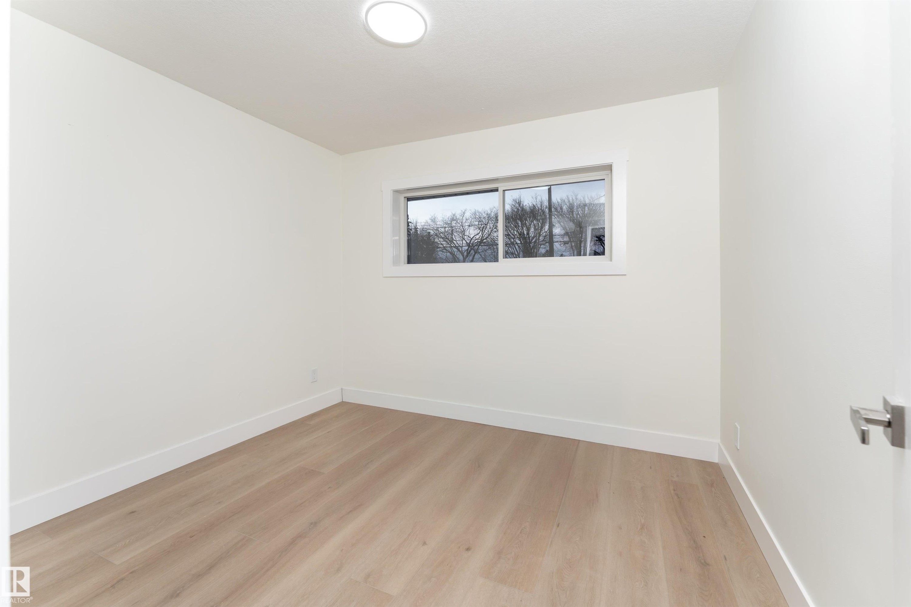 12220 51 Street, Edmonton, AB - Indoor Photo Showing Other Room
