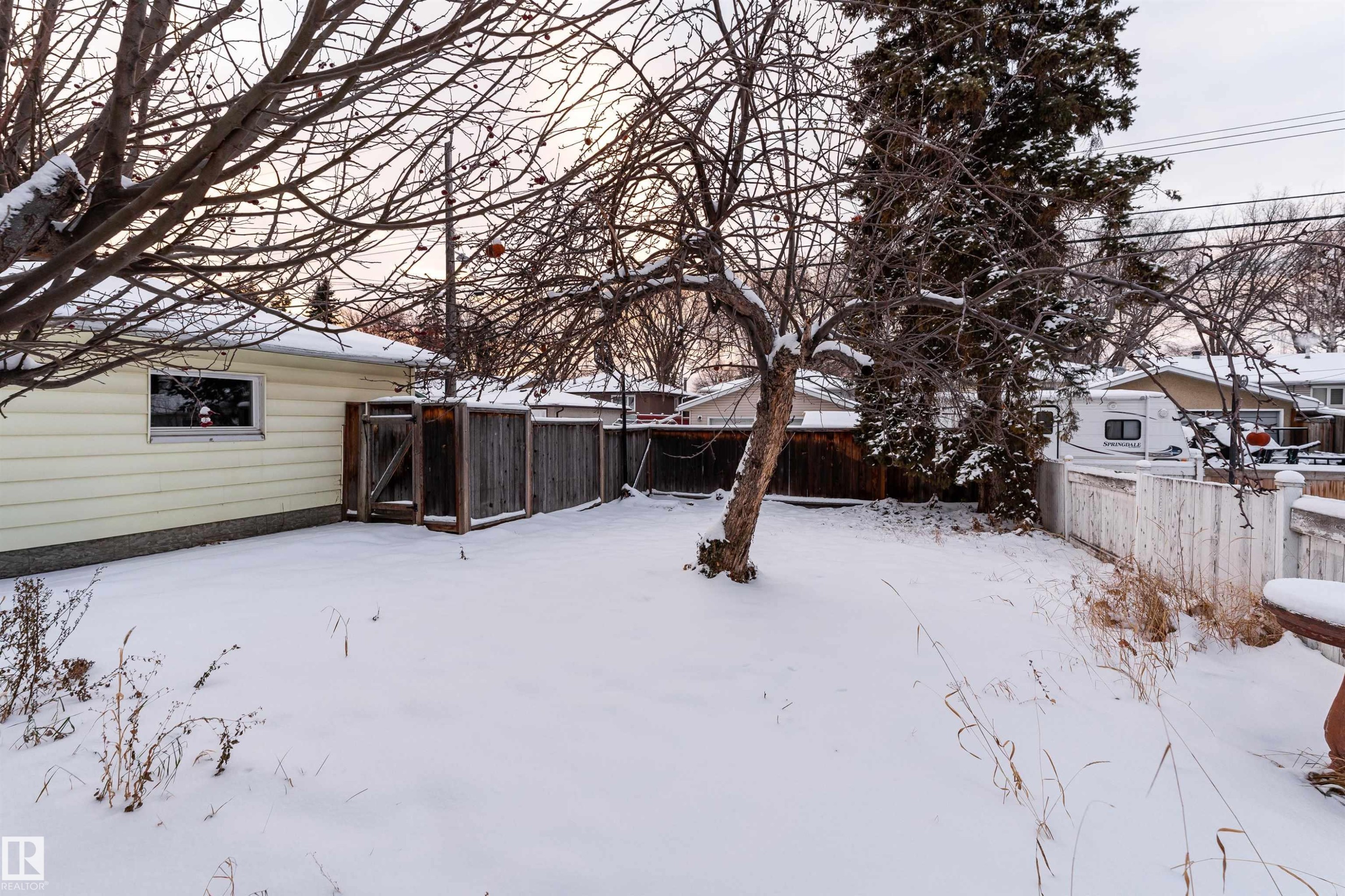 12220 51 Street, Edmonton, AB - Outdoor