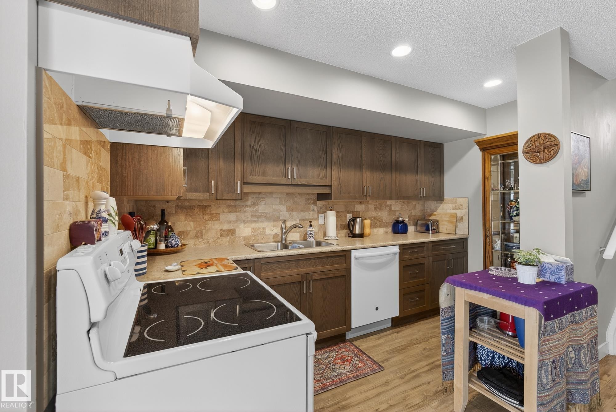 79 Grandview Ridge, St. Albert, AB - Indoor Photo Showing Laundry Room