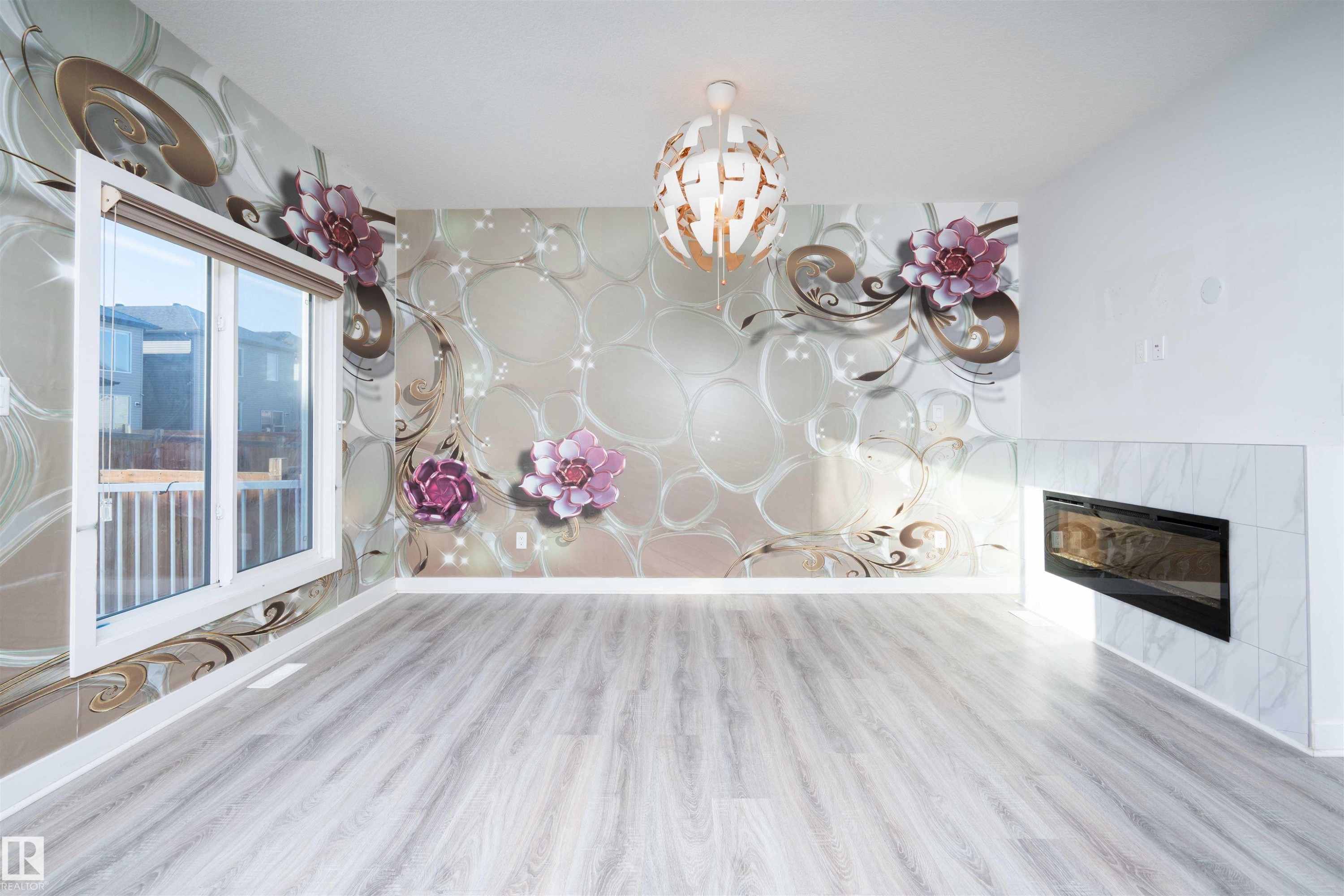 2021 15 Avenue, Edmonton, AB - Indoor With Fireplace