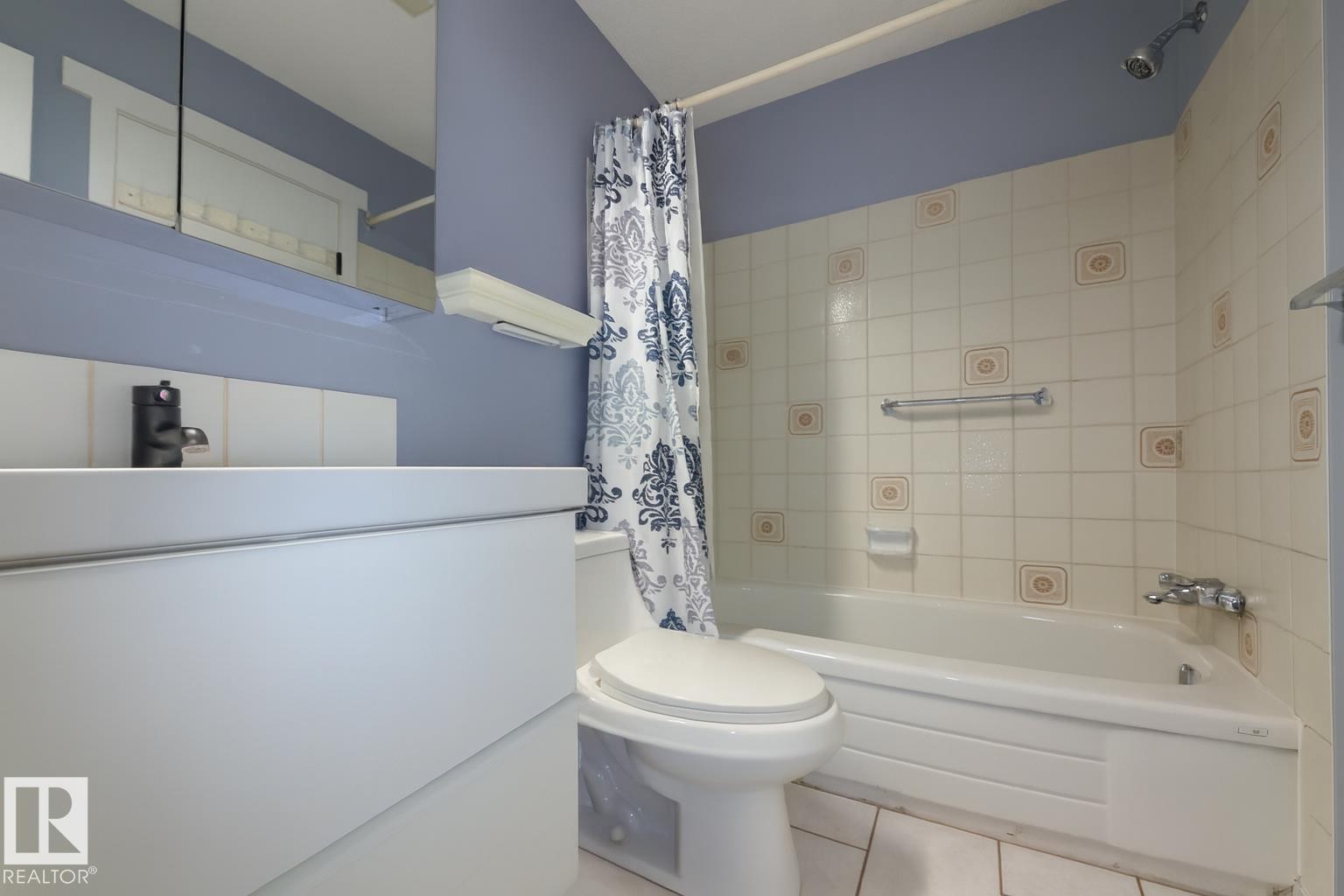2 10205 158 Avenue, Edmonton, AB - Indoor Photo Showing Bathroom