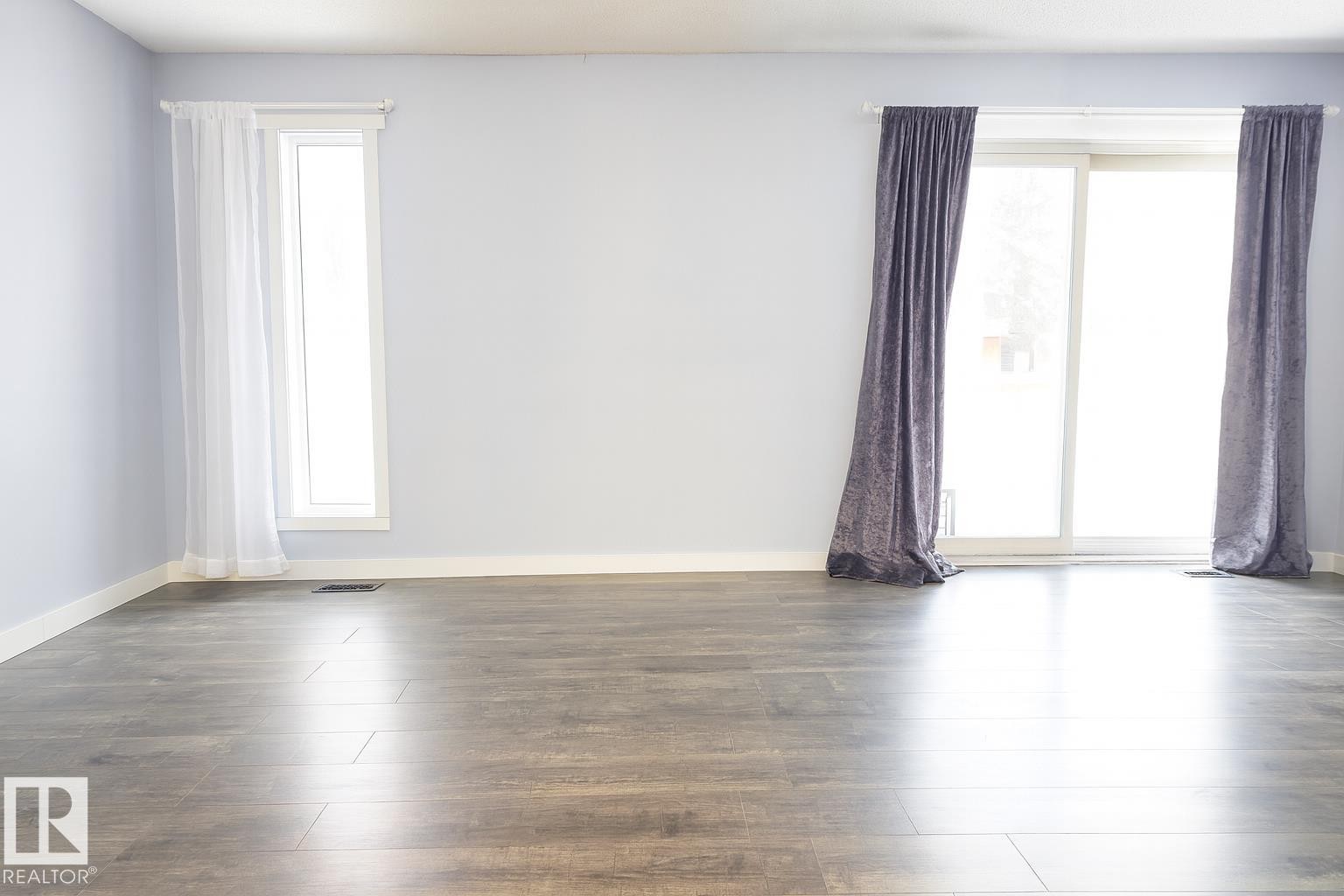 2 10205 158 Avenue, Edmonton, AB - Indoor Photo Showing Other Room