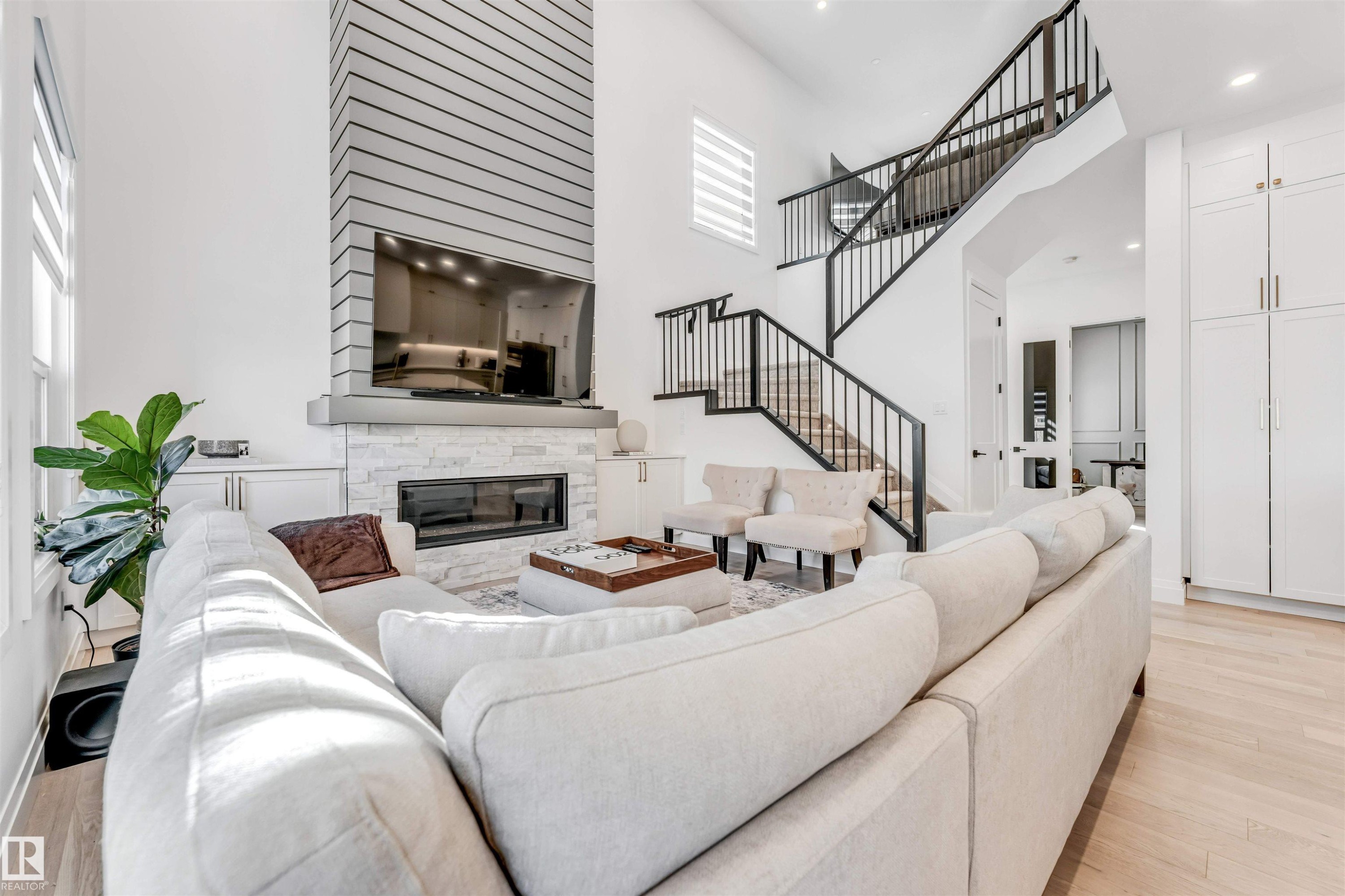 6464 Elston Loop, Edmonton, AB - Indoor Photo Showing Living Room With Fireplace