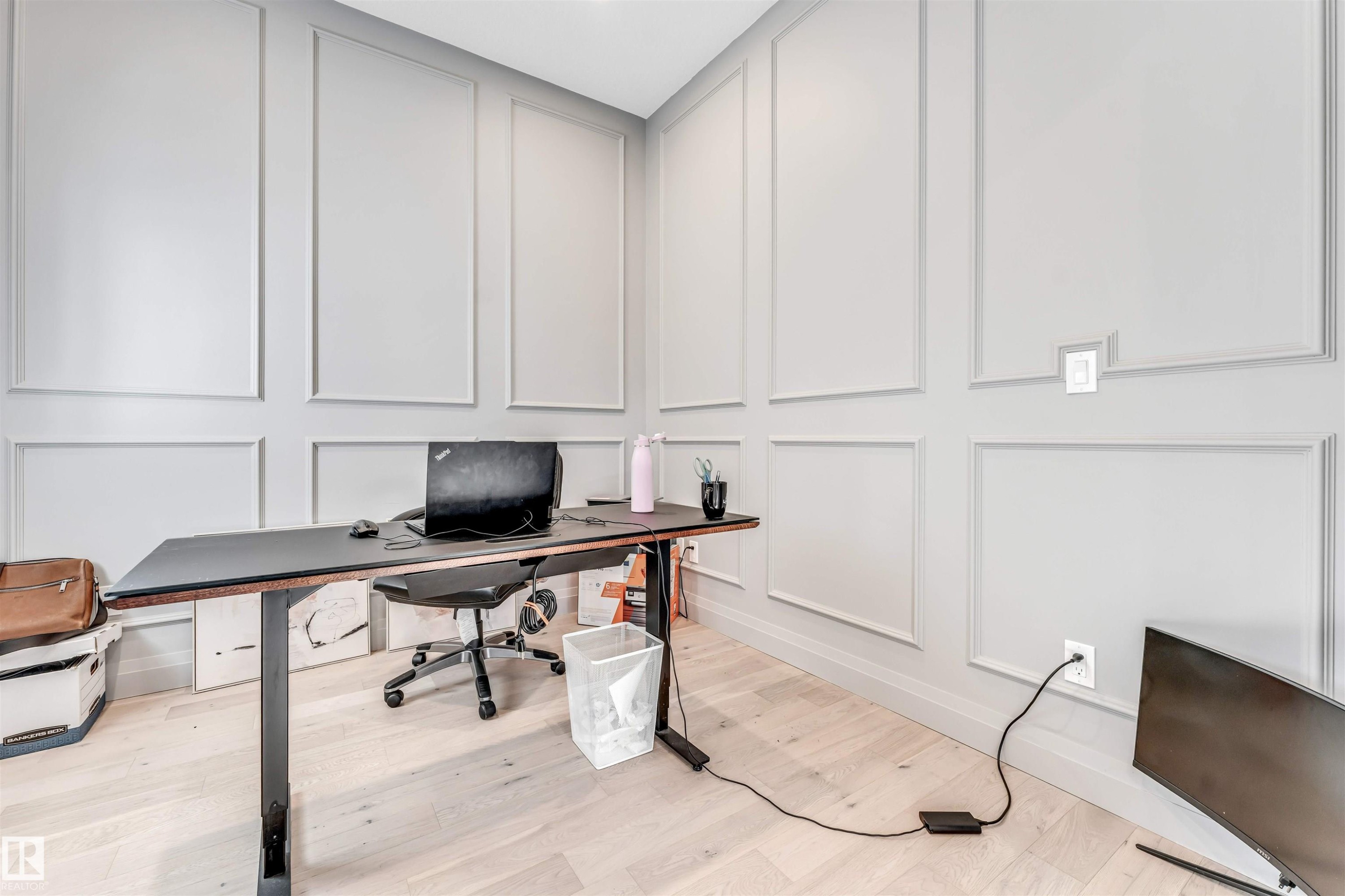 6464 Elston Loop, Edmonton, AB - Indoor Photo Showing Office