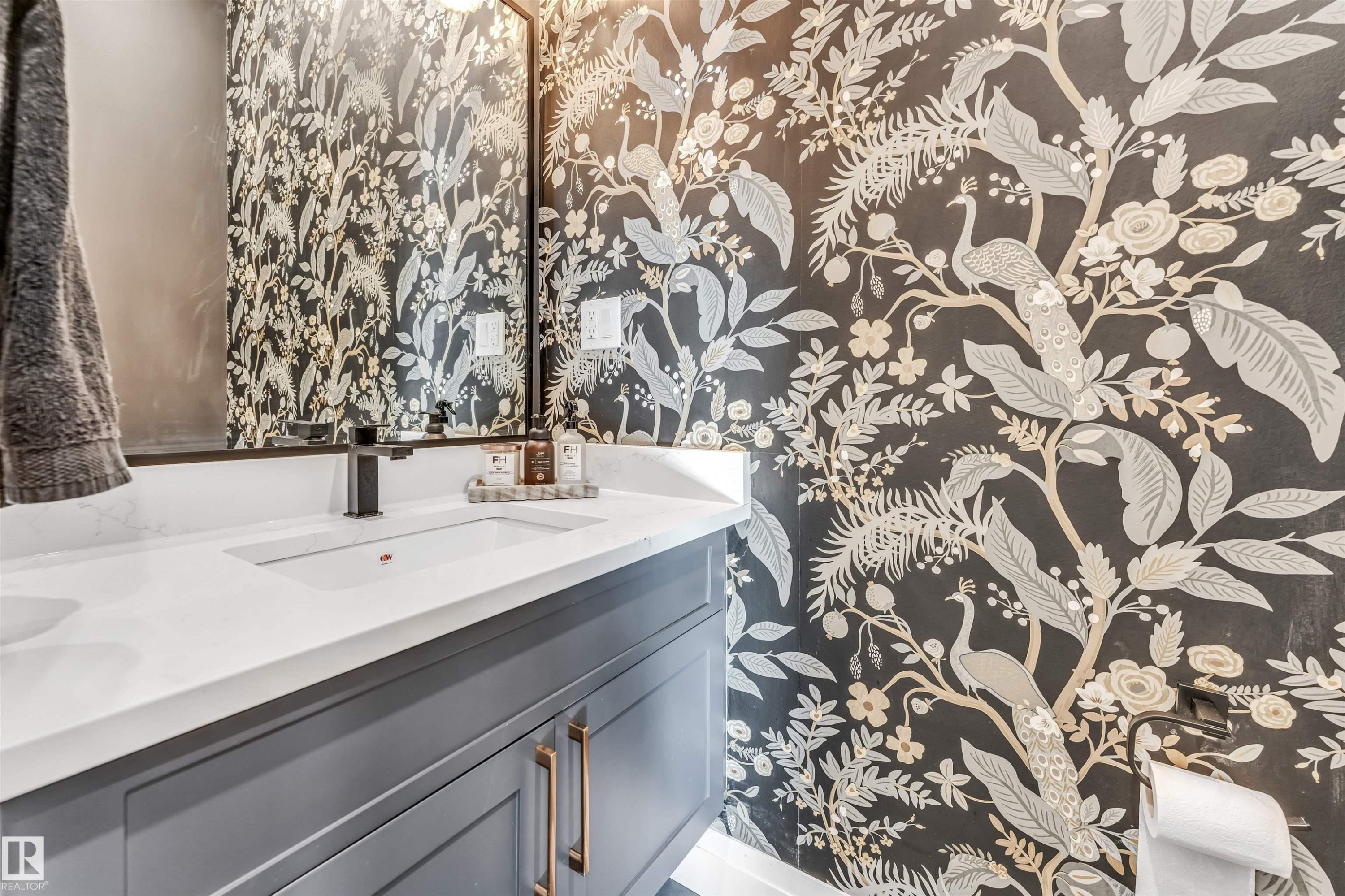 6464 Elston Loop, Edmonton, AB - Indoor Photo Showing Bathroom