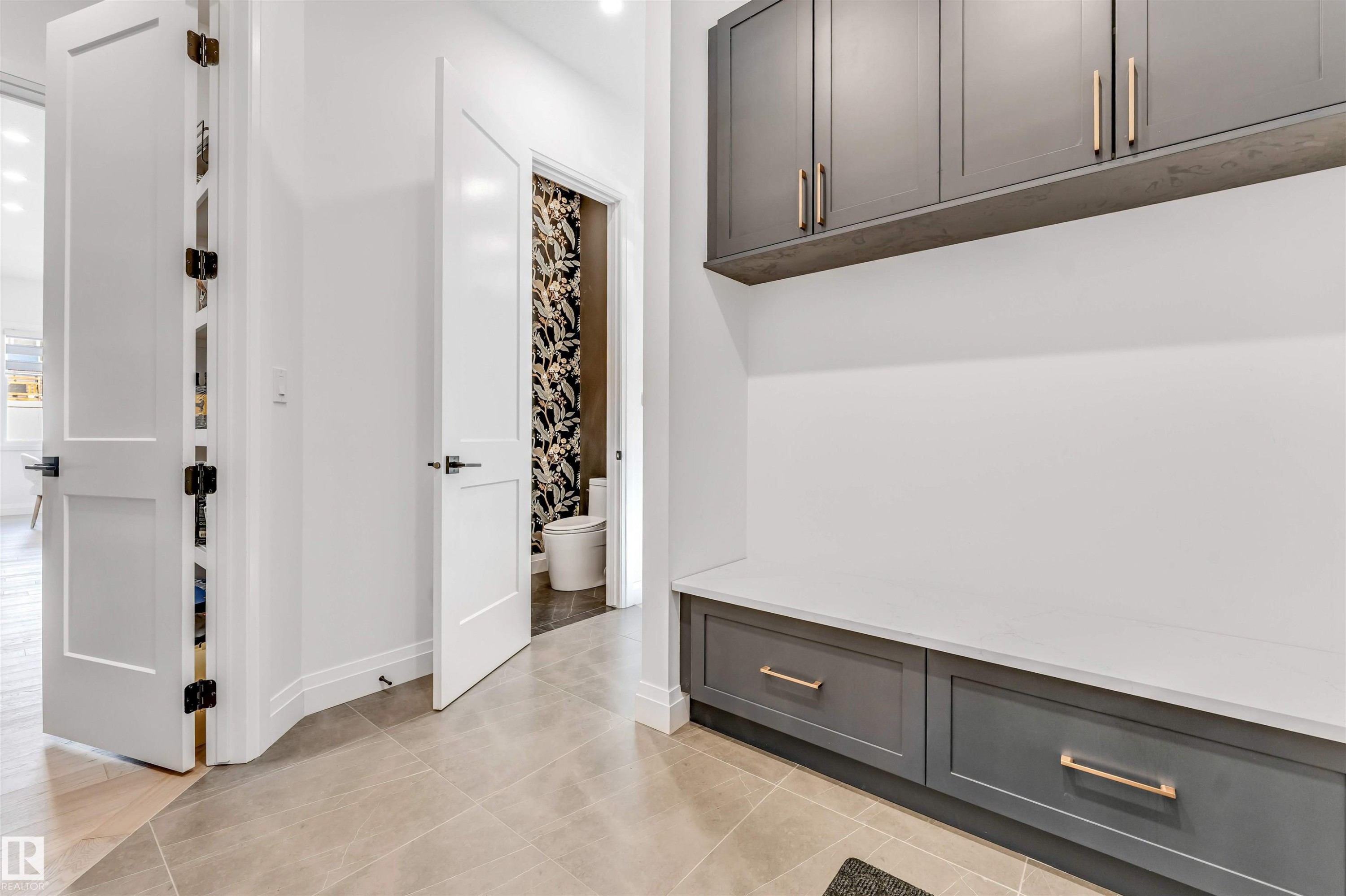 6464 Elston Loop, Edmonton, AB - Indoor Photo Showing Other Room