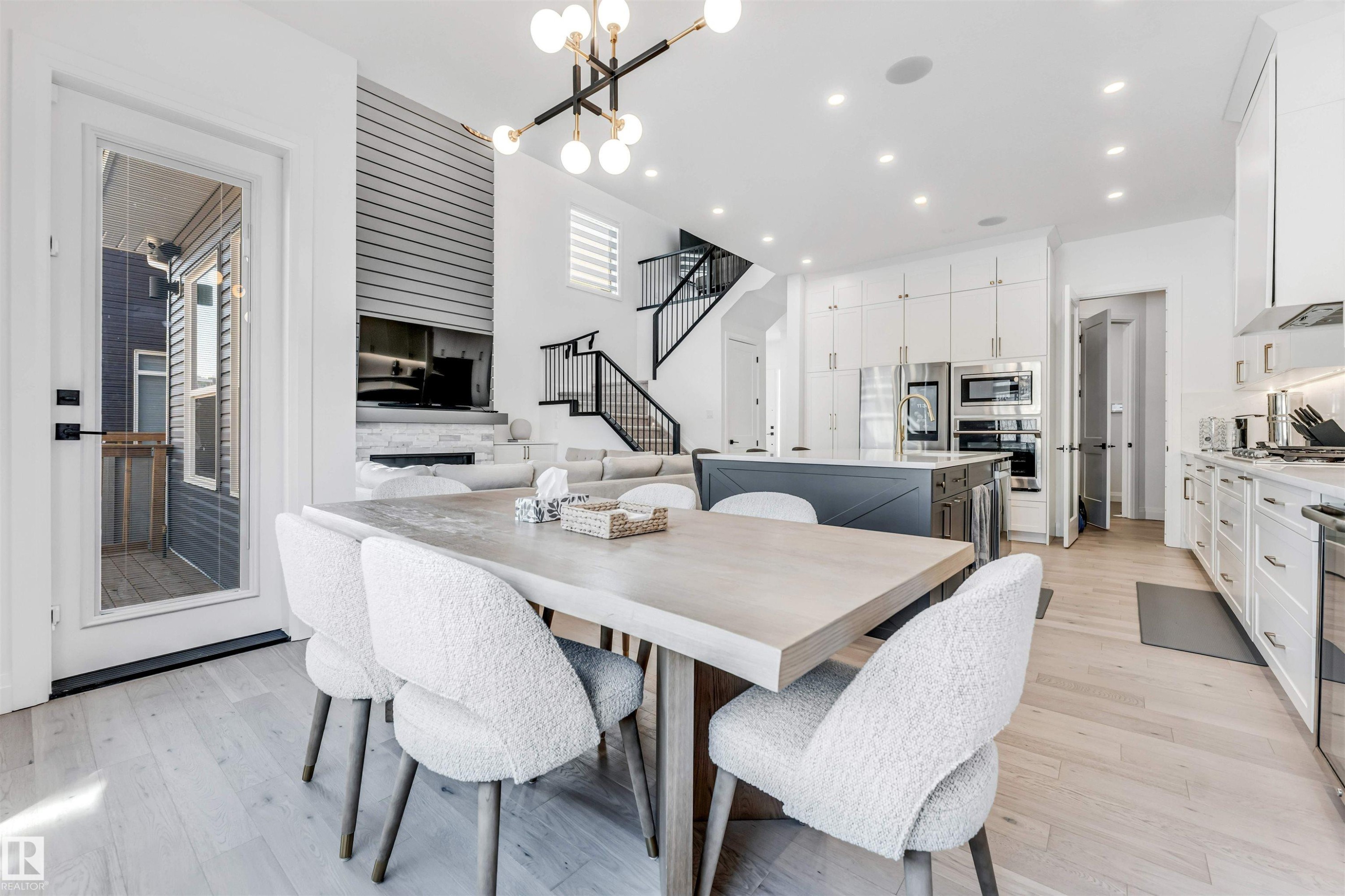 6464 Elston Loop, Edmonton, AB - Indoor Photo Showing Dining Room