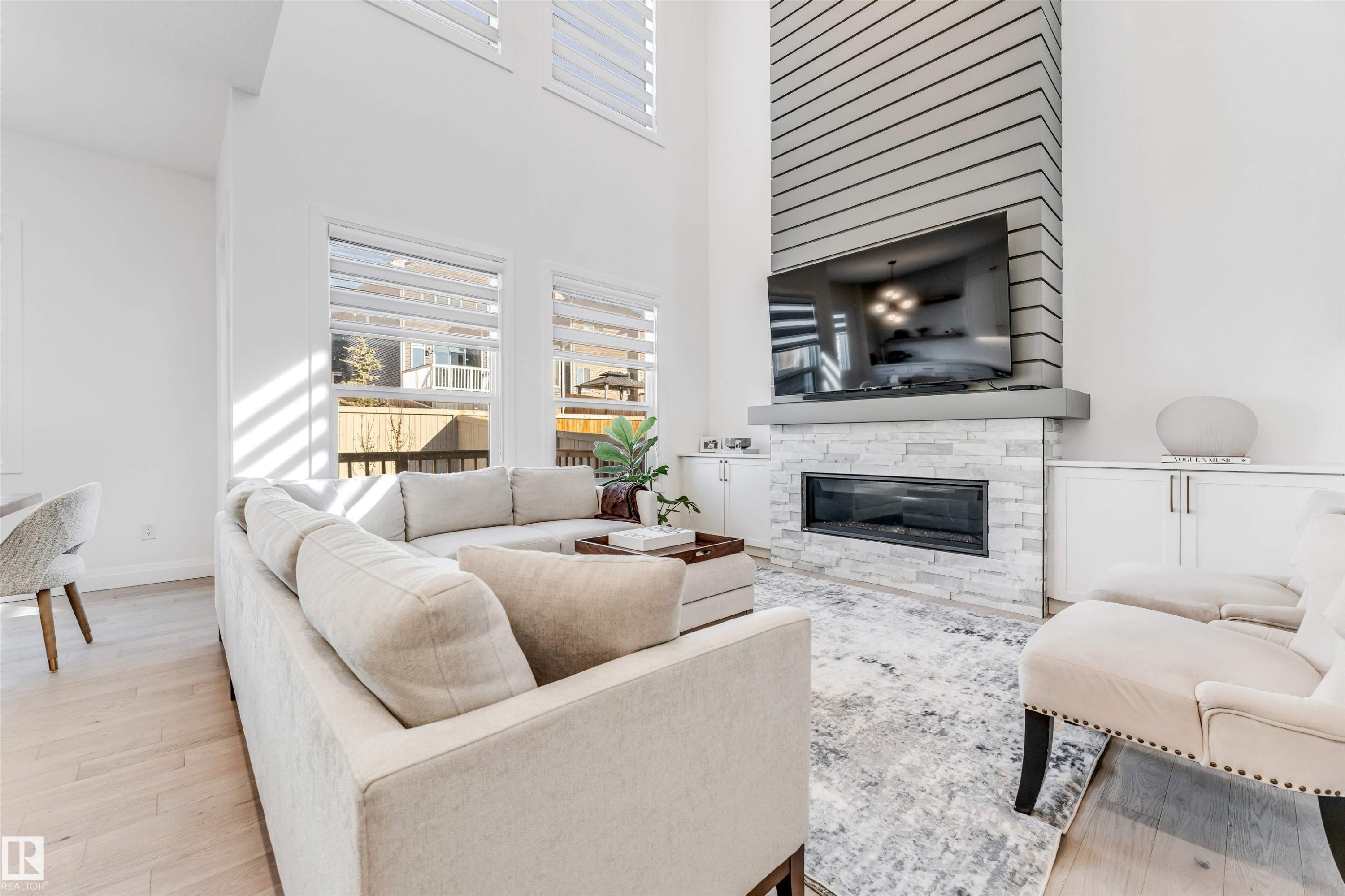 6464 Elston Loop, Edmonton, AB - Indoor Photo Showing Living Room With Fireplace