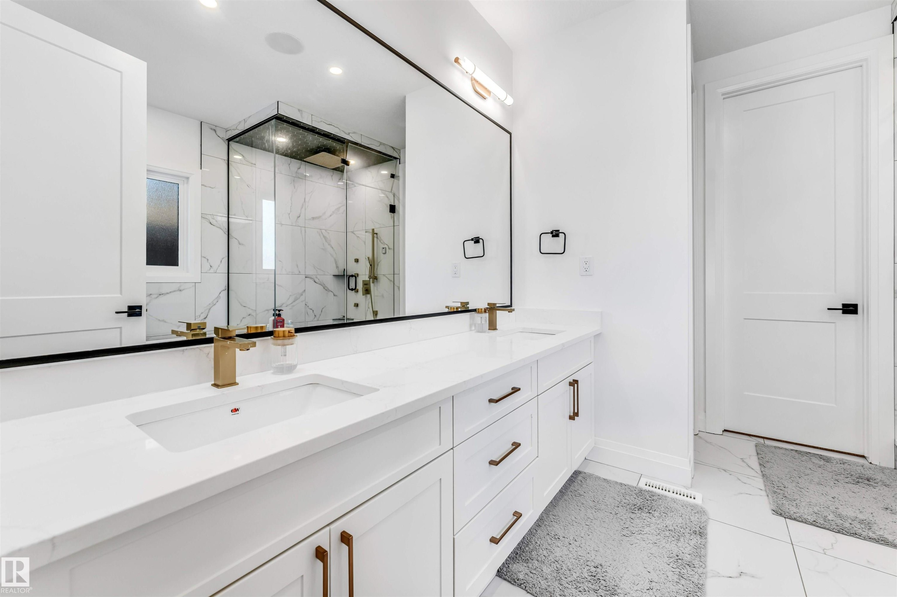 6464 Elston Loop, Edmonton, AB - Indoor Photo Showing Bathroom