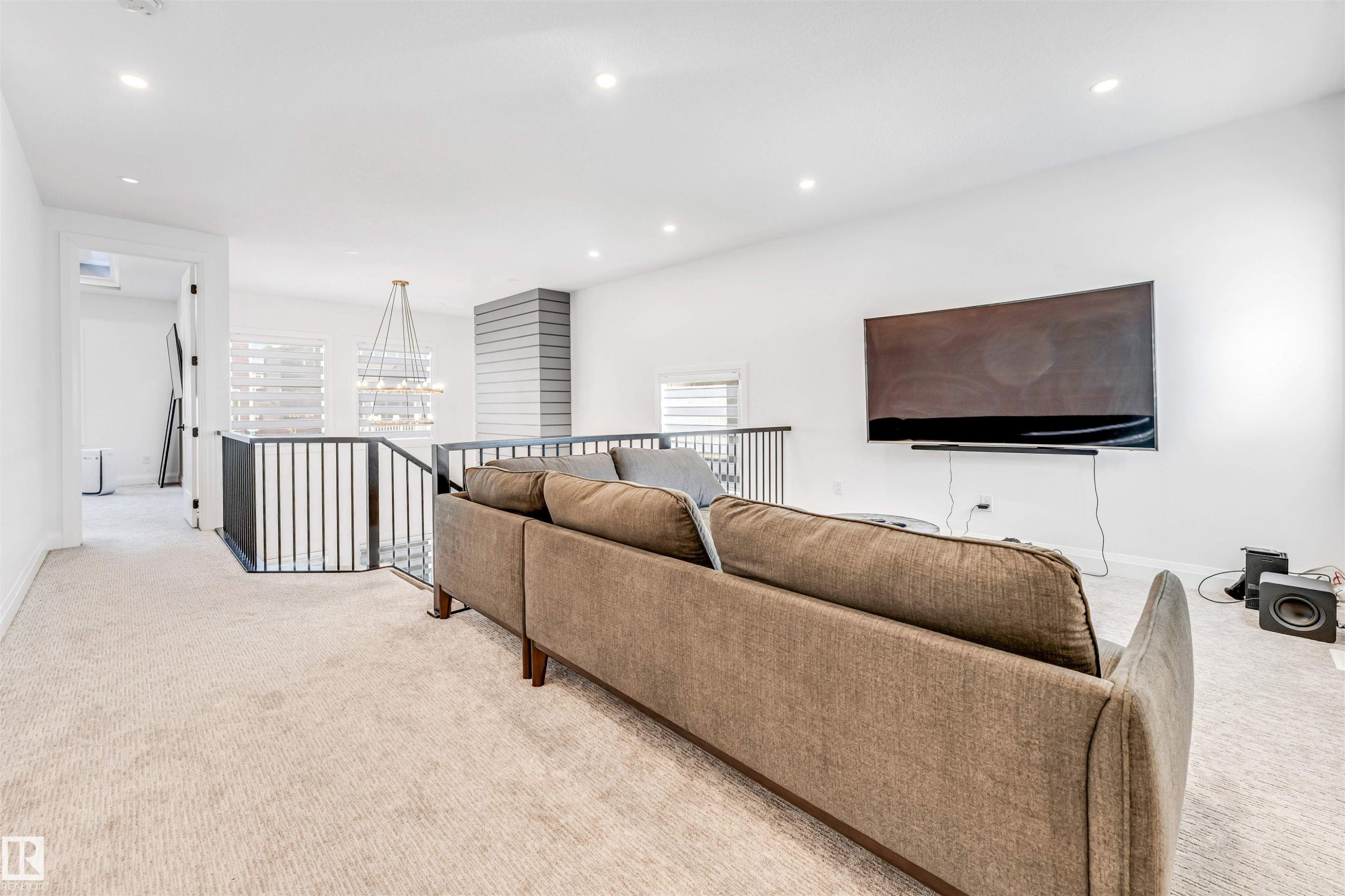 6464 Elston Loop, Edmonton, AB - Indoor