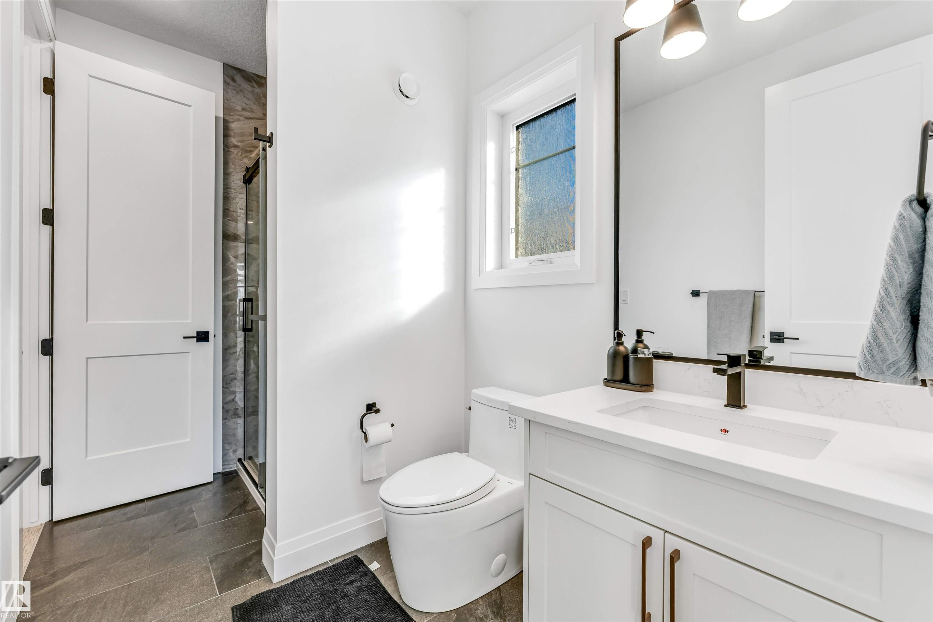 6464 Elston Loop, Edmonton, AB - Indoor Photo Showing Bathroom
