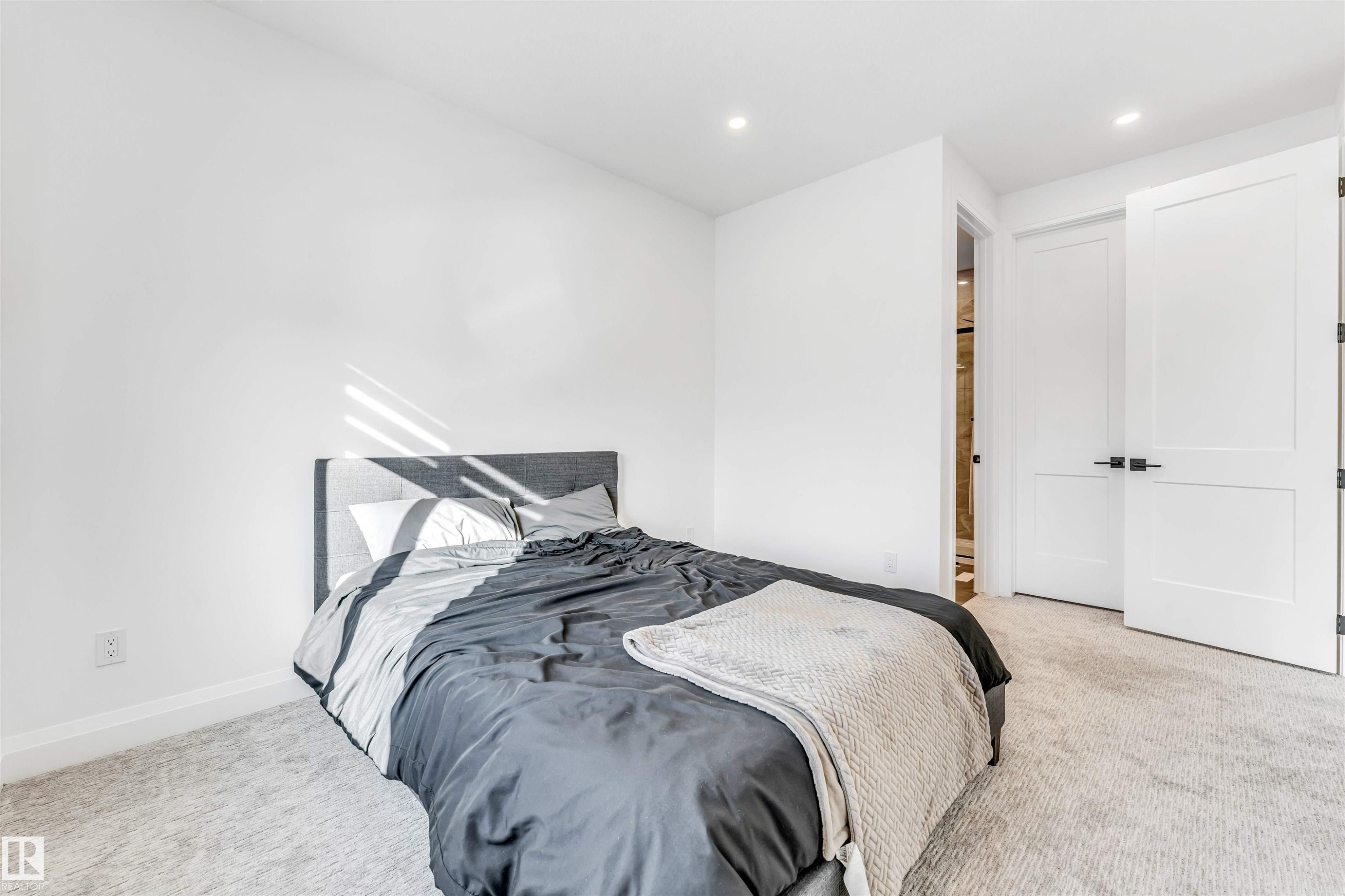 6464 Elston Loop, Edmonton, AB - Indoor Photo Showing Bedroom