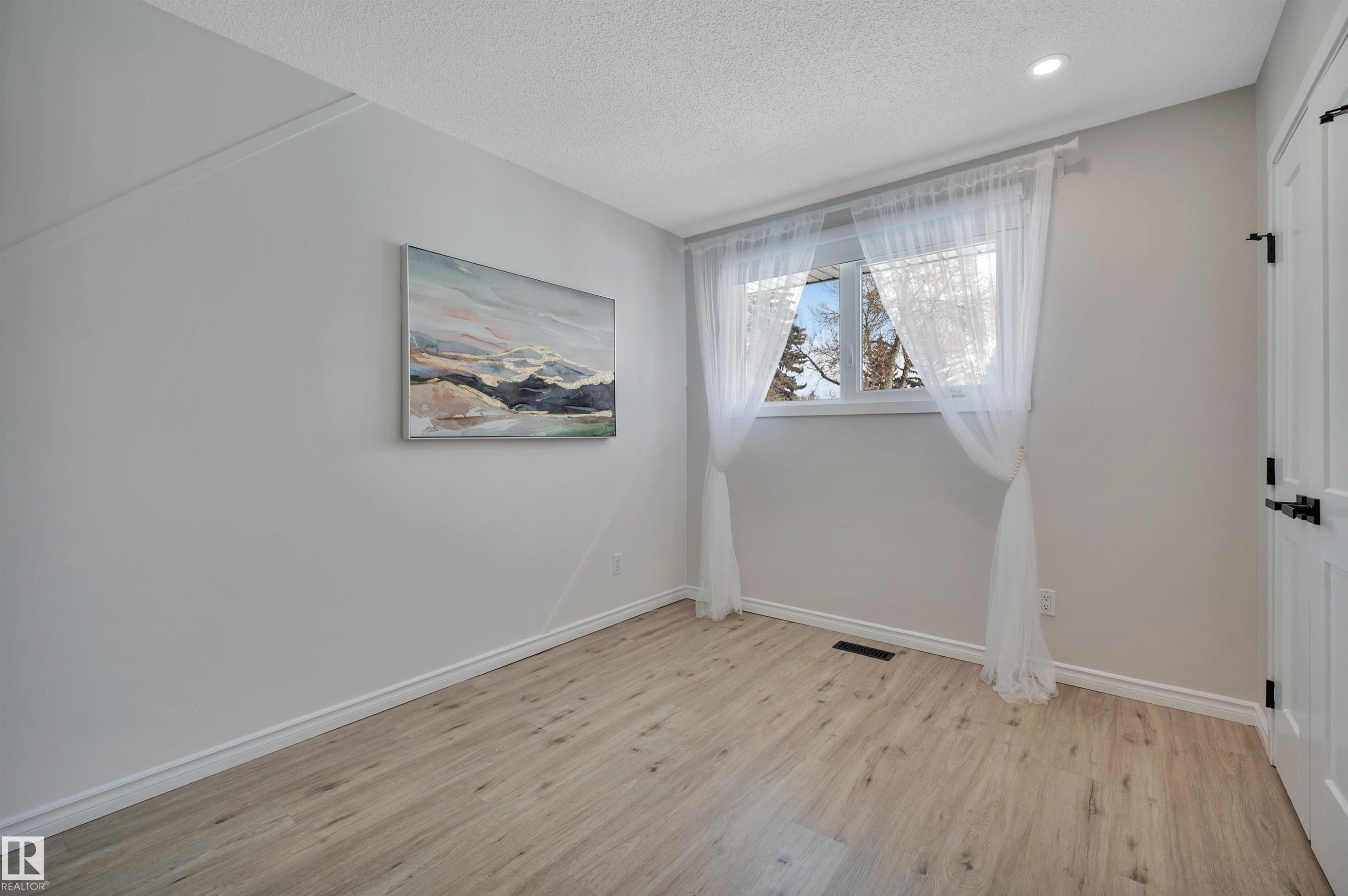 5 Larose Drive, St. Albert, AB - Indoor Photo Showing Other Room