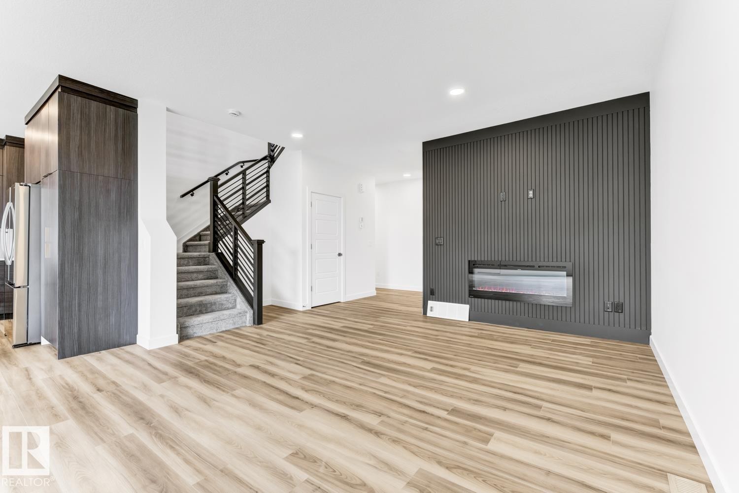 2010 Genesis Lane, Stony Plain, AB - Indoor Photo Showing Other Room